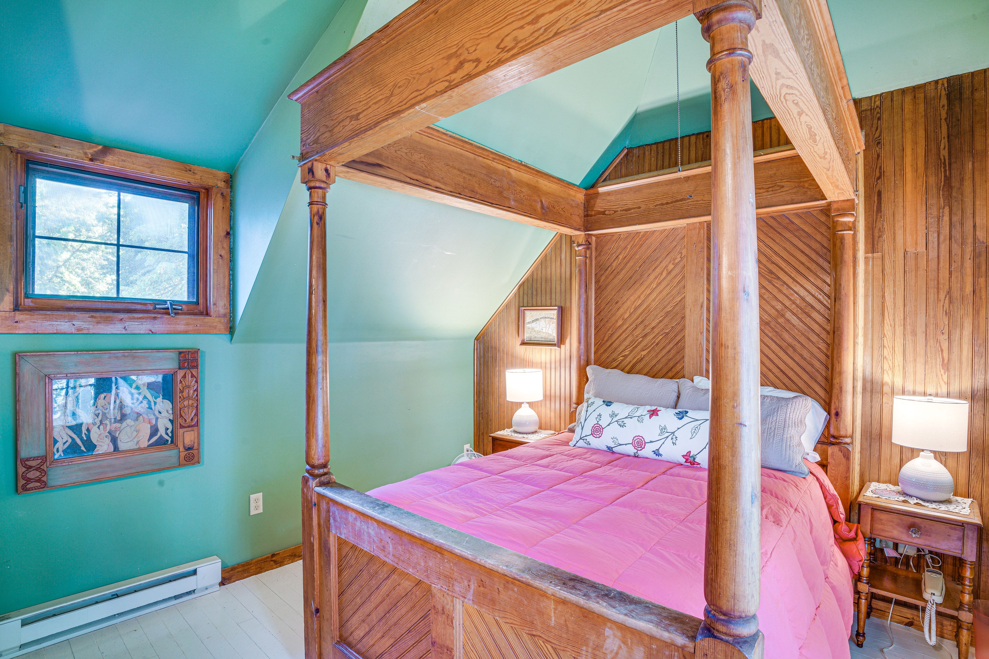 Bedroom 3 | Full Bed | TV | 2nd Floor