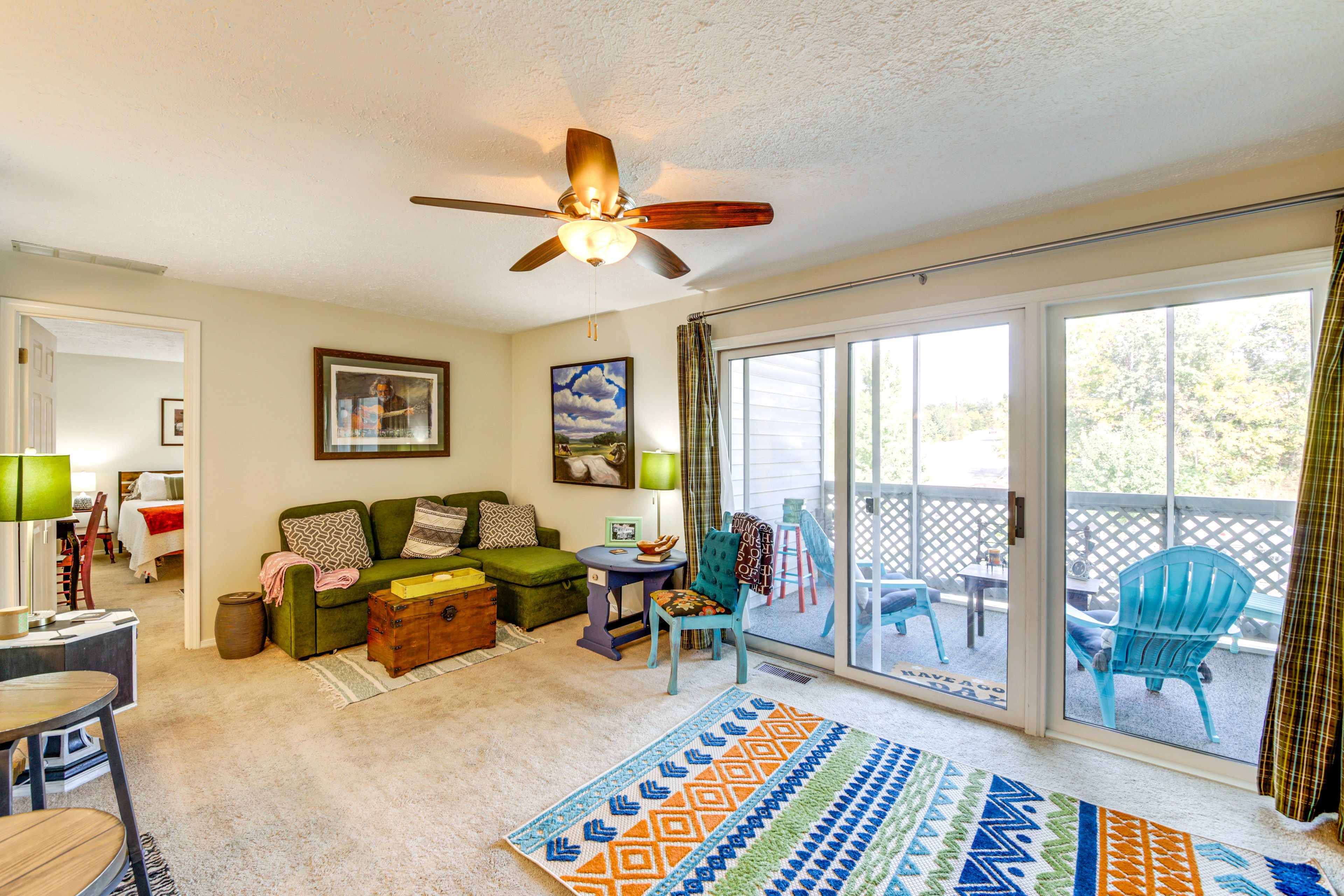Living Area | Full Sleeper Sofa | Smart TV | Books | Board Games
