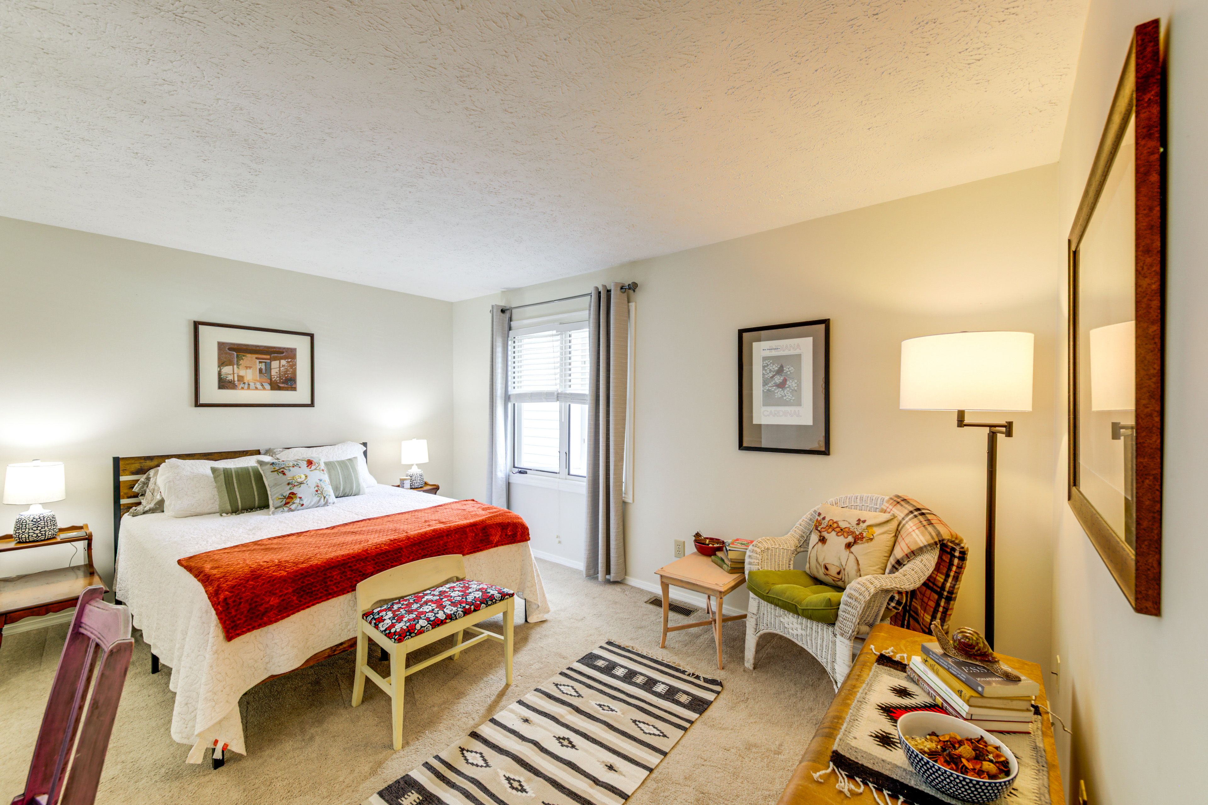 Bedroom | Queen Bed