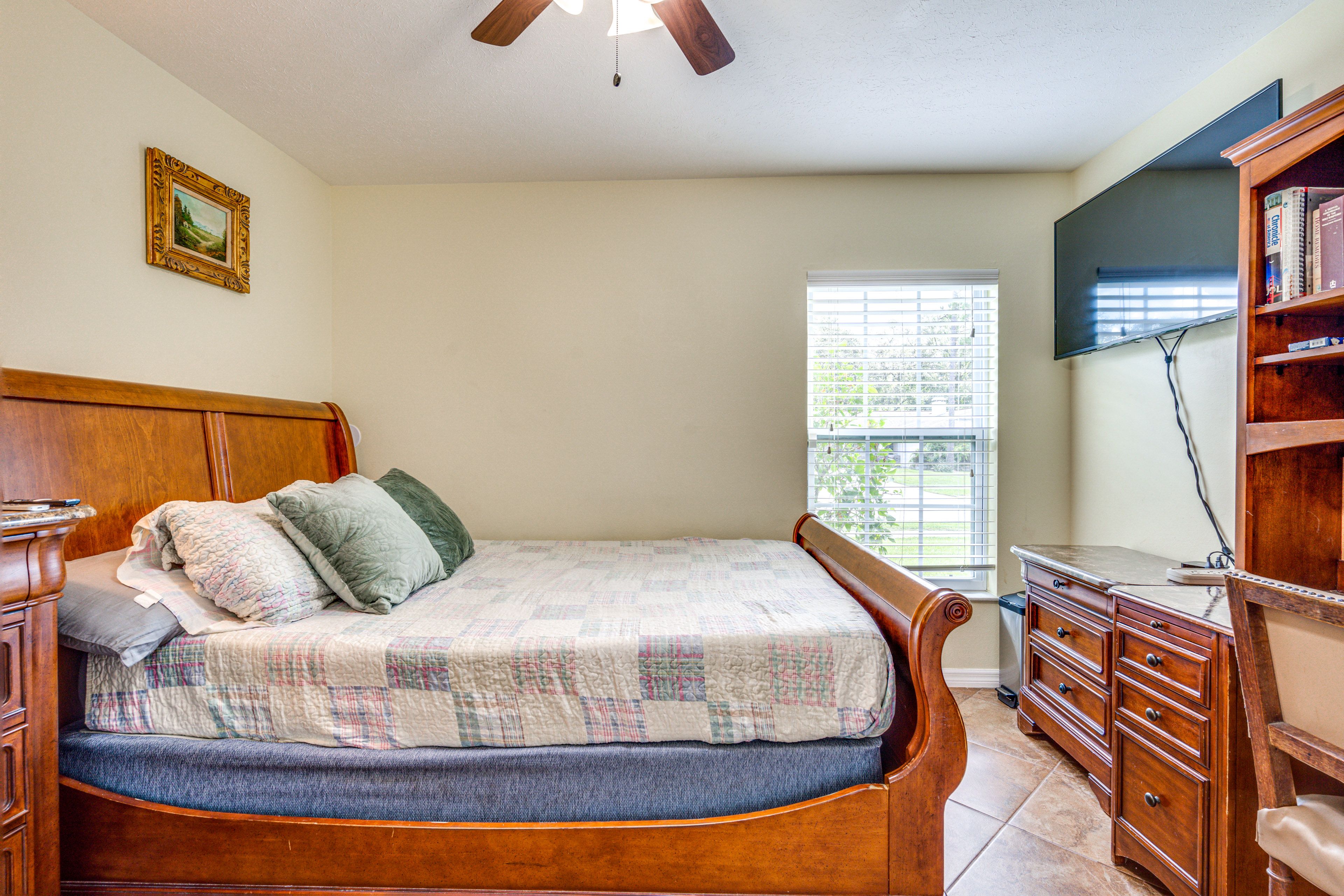 Bedroom 2 | Queen Bed | Linens Provided