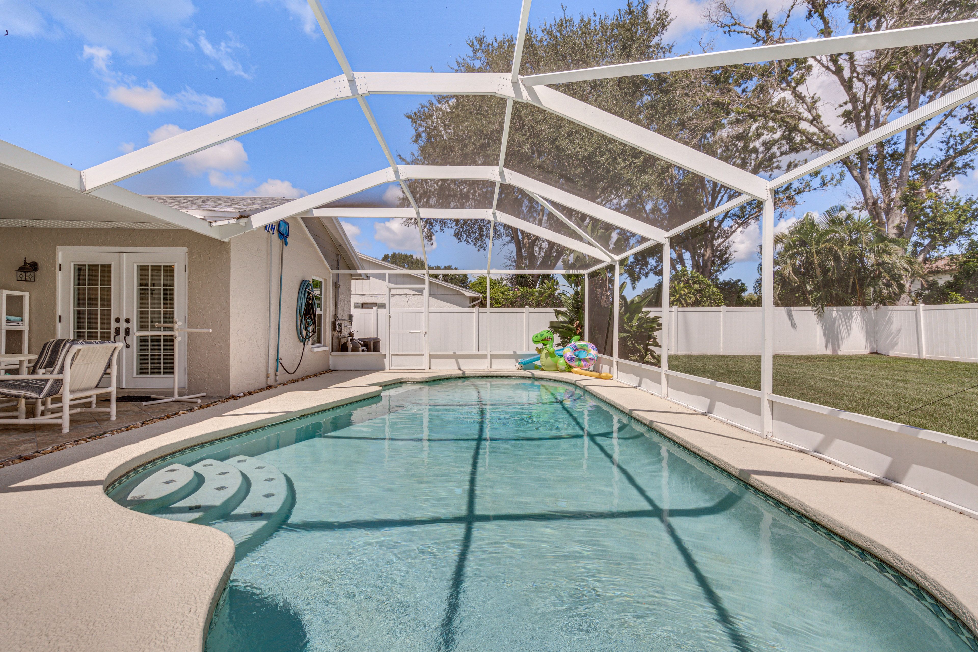 Tampa Vacation Rental | 3BR | 2BA | 1,900 Sq Ft | 2 Steps to Enter
