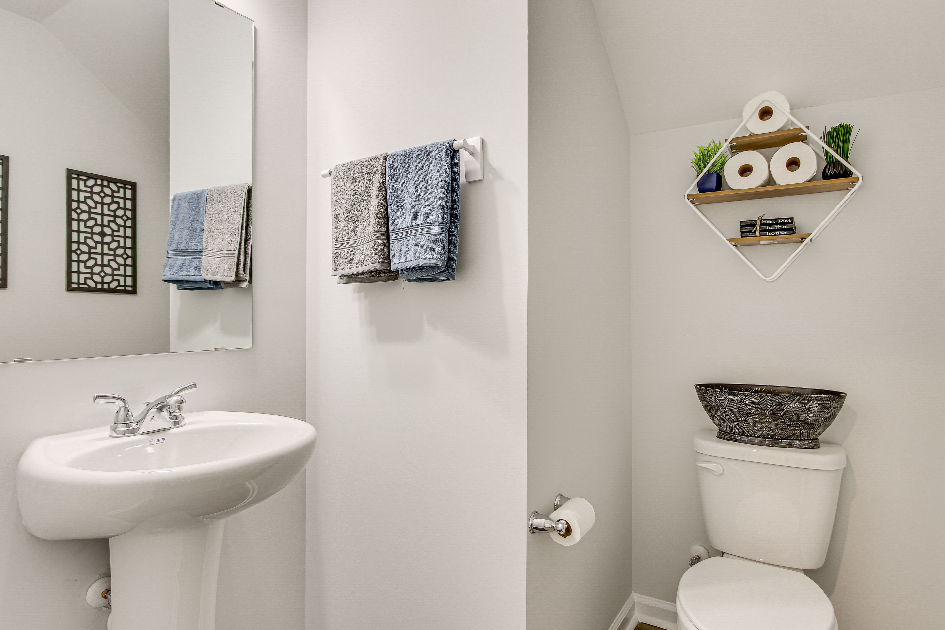 Half Bathroom | 1st Floor