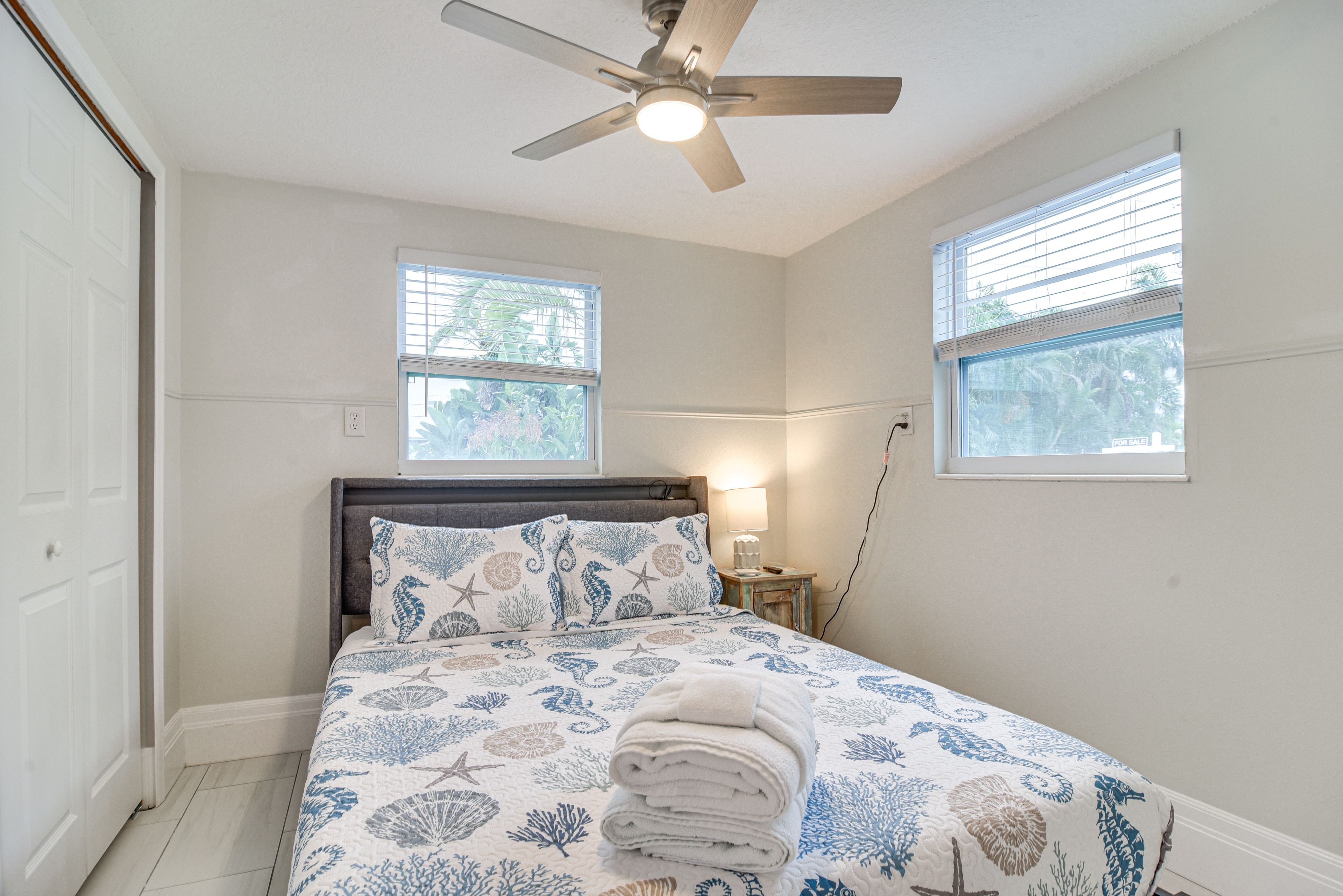 Bedroom 2 | Queen Bed | Smart TV | 1st Floor