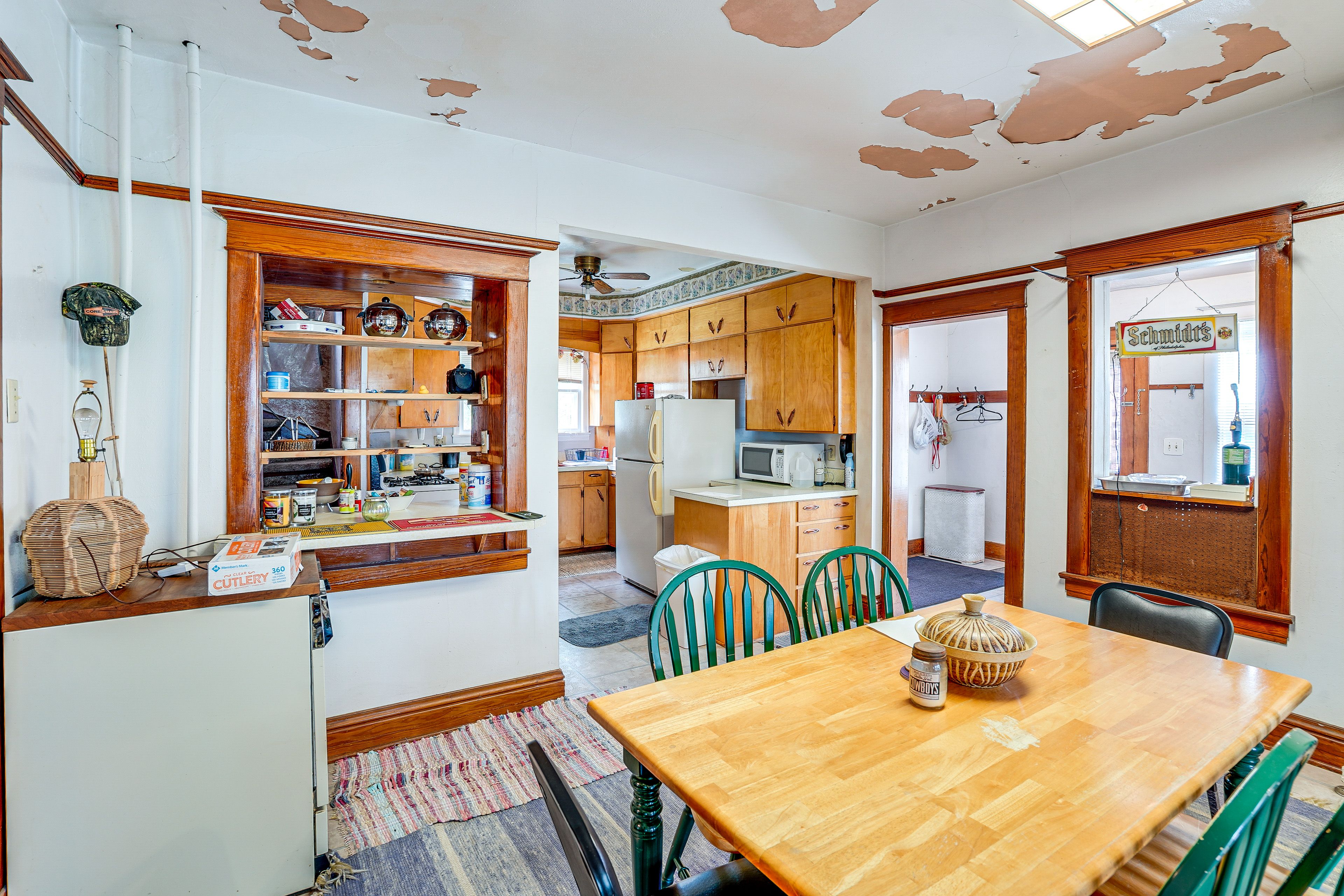 Dining Area | Full Kitchen | Cooking Basics