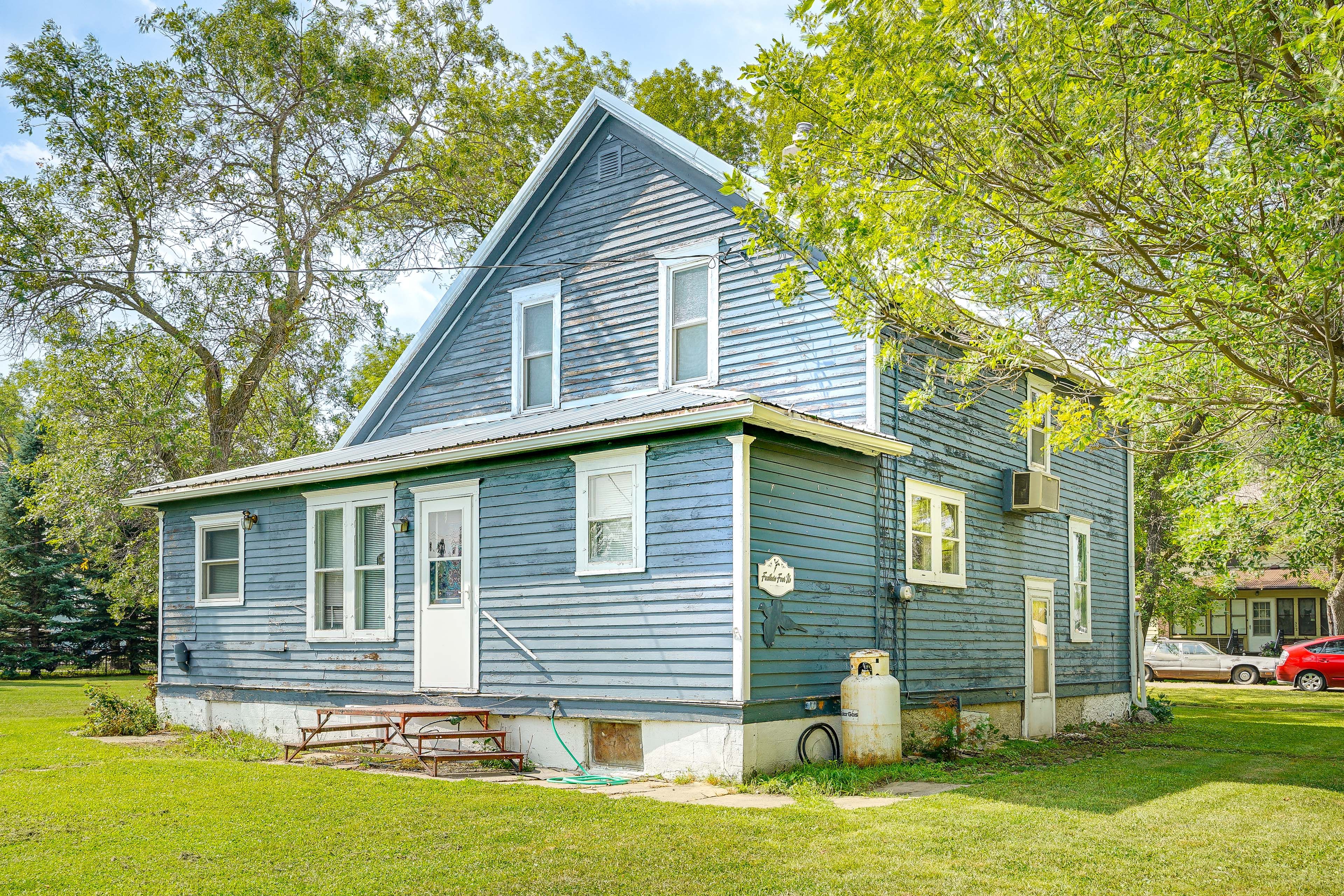 Driveway (1 Vehicle) | Free Street Parking