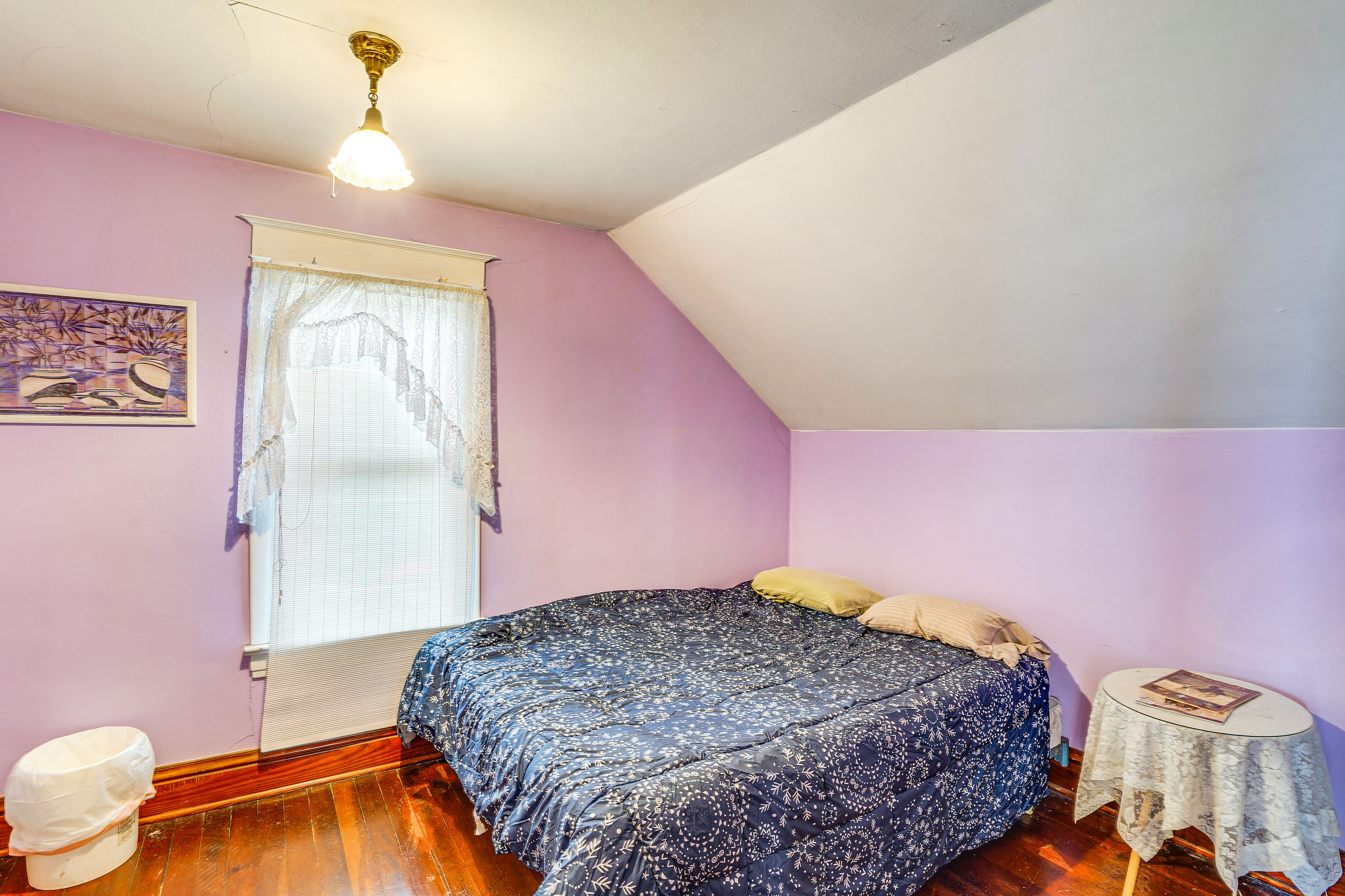 Bedroom 5 | Queen Bed | 2nd Floor