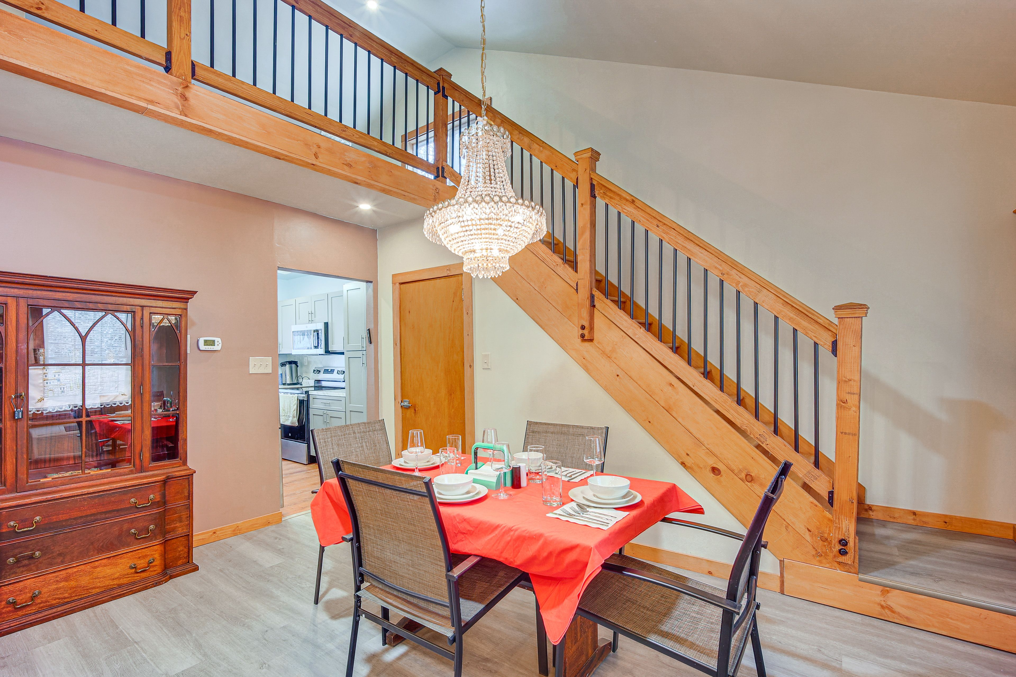 Dining Area | Dining Table | Dishware/Flatware | 1st Floor