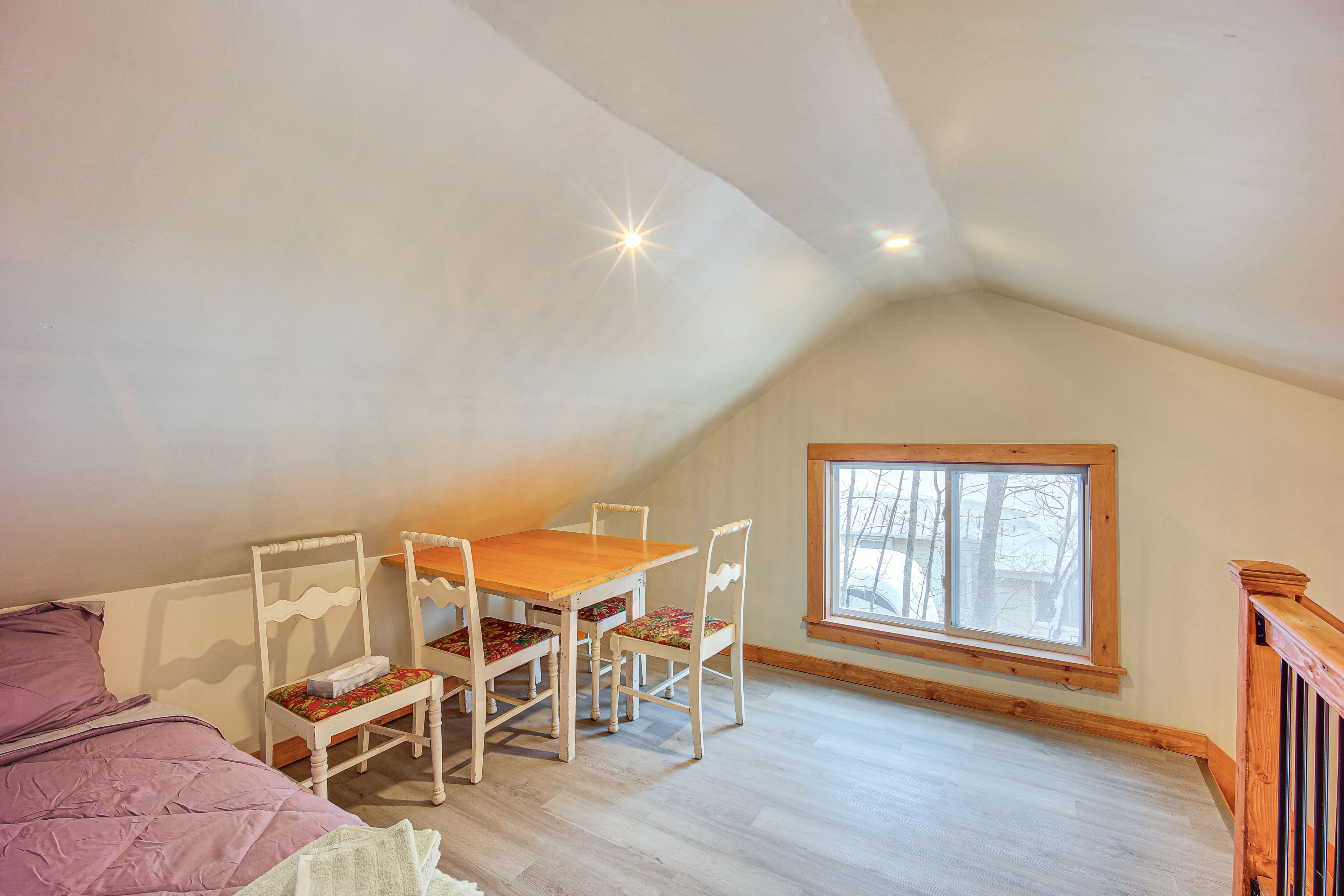 Loft | Twin Bed | 2nd Floor