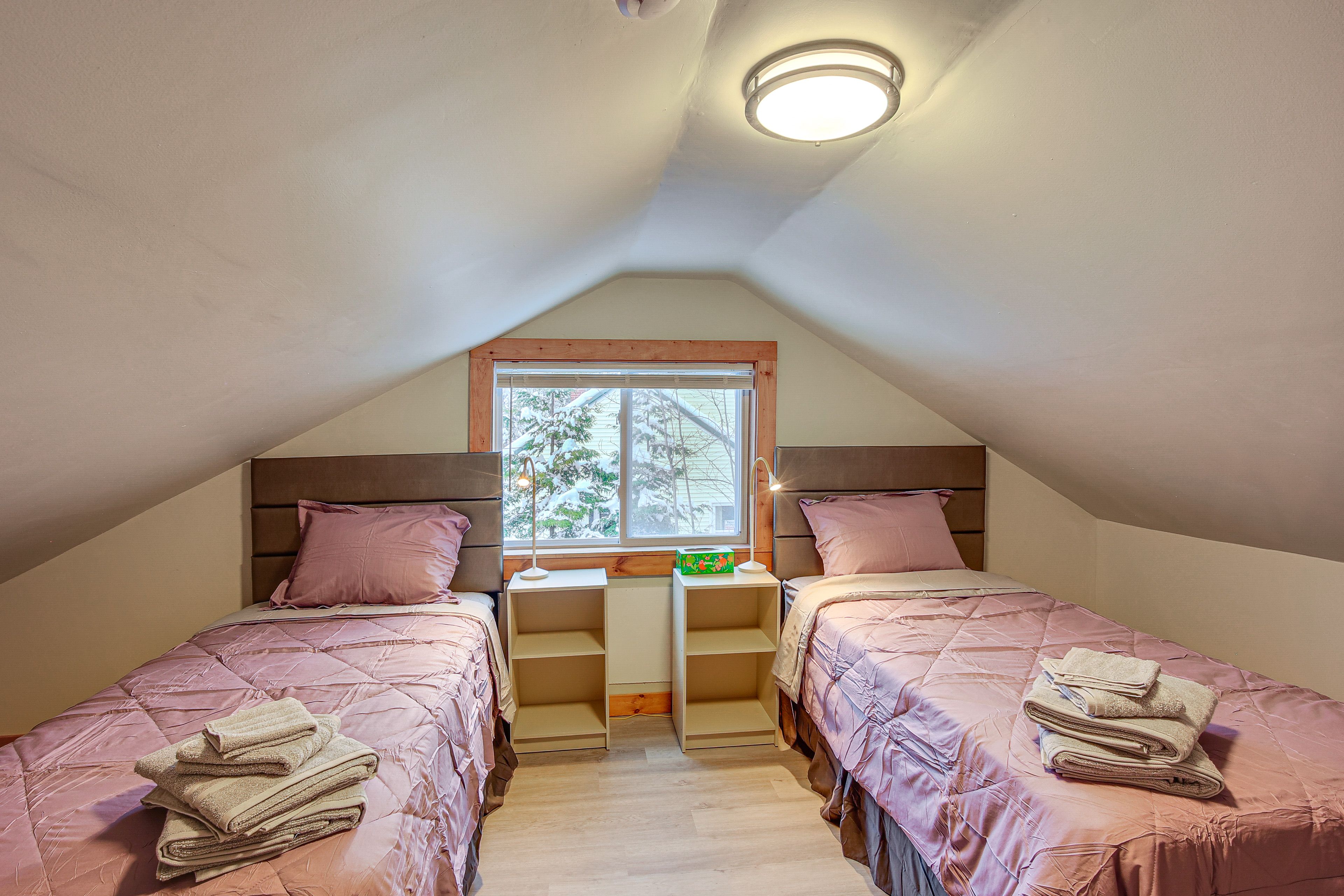 Bedroom 3 | 2 Twin Beds | 2nd Floor