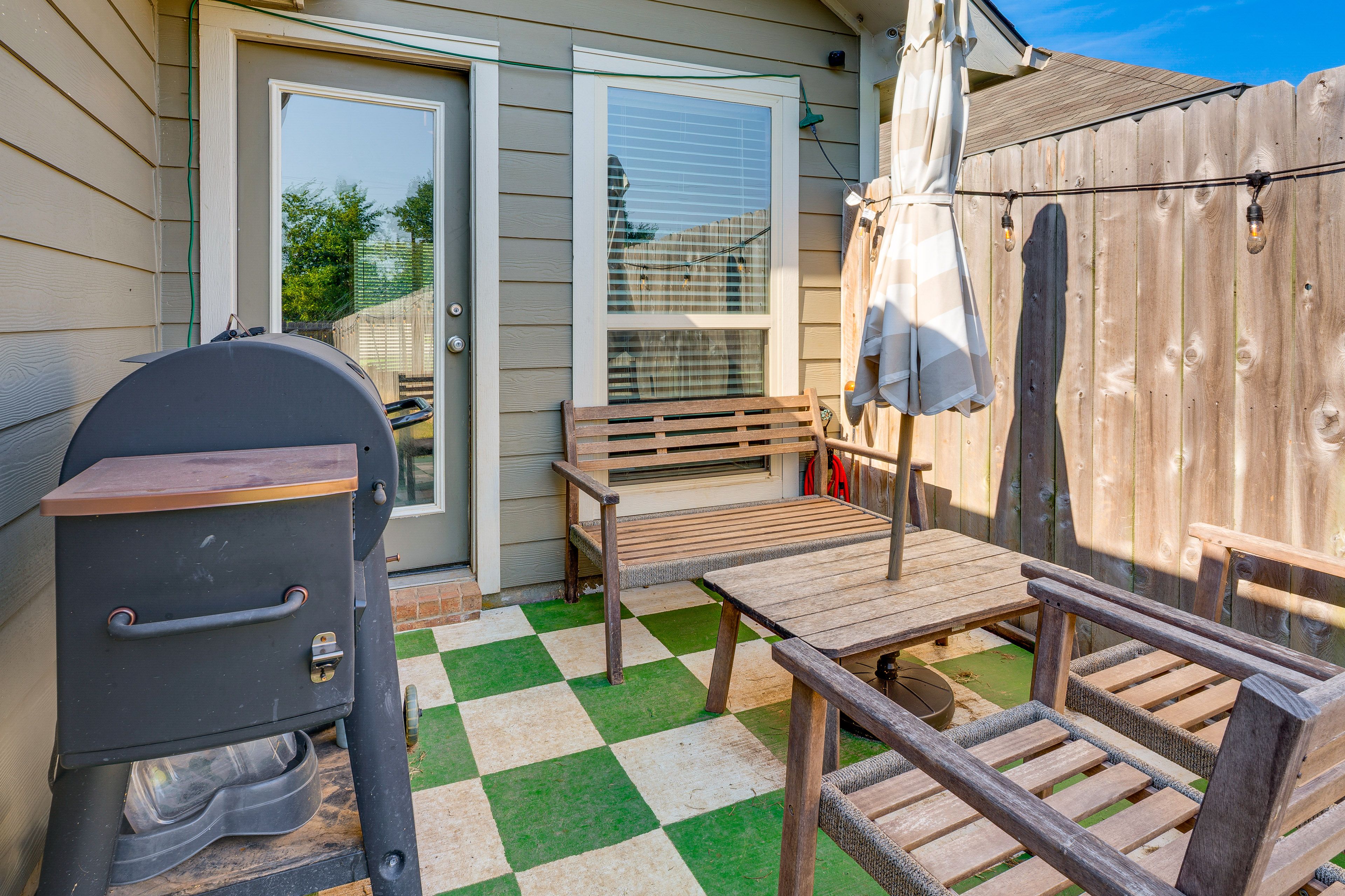 Patio | Outdoor Dining Area | Pellet Grill