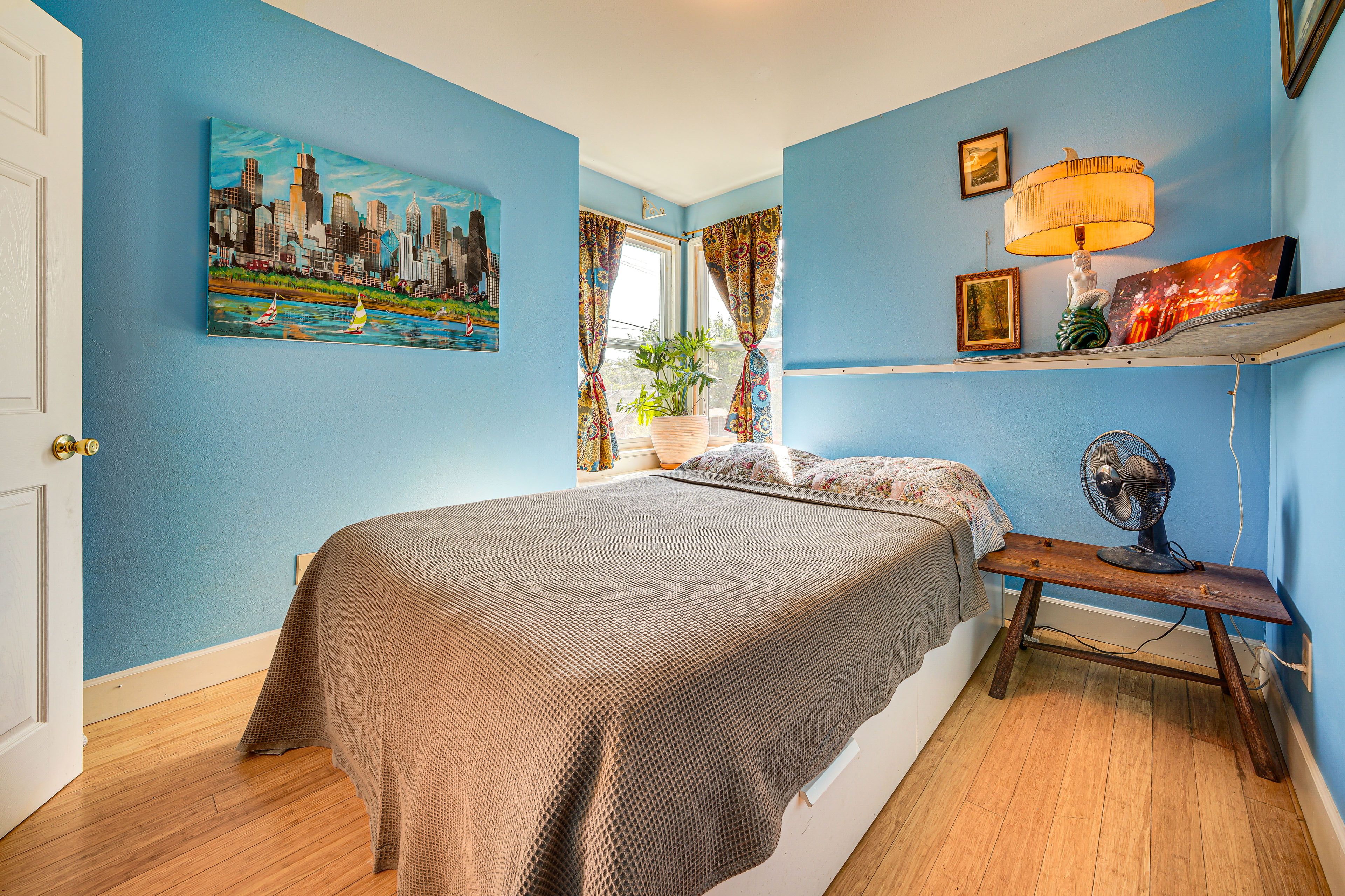 Bedroom 1 | Queen Bed