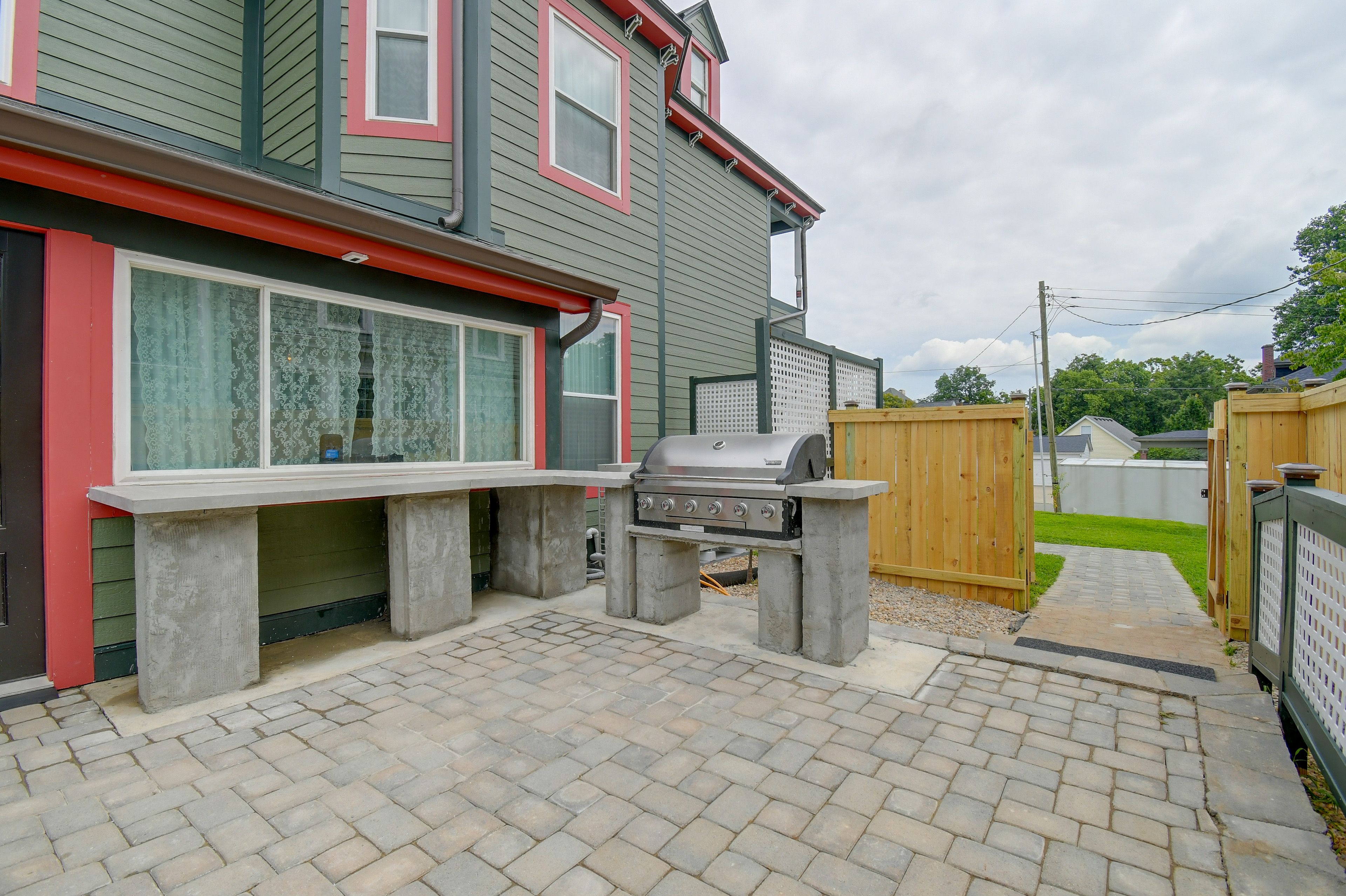 Gas Grill | Outdoor Kitchen