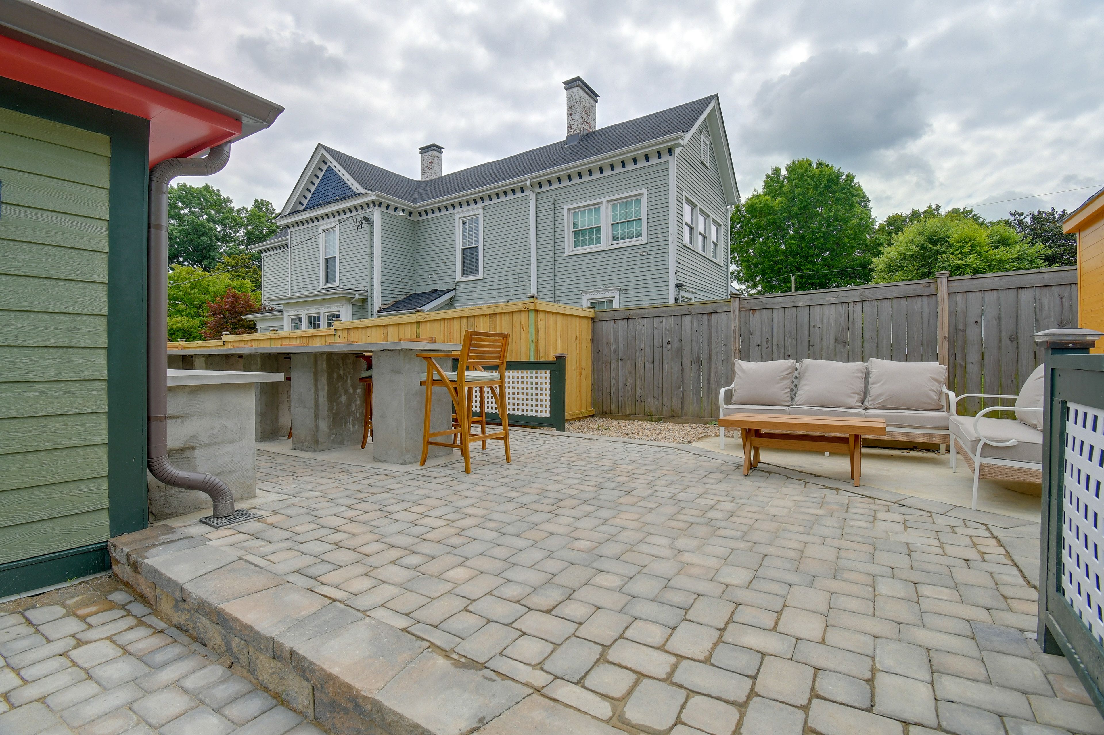 Outdoor Sitting Area
