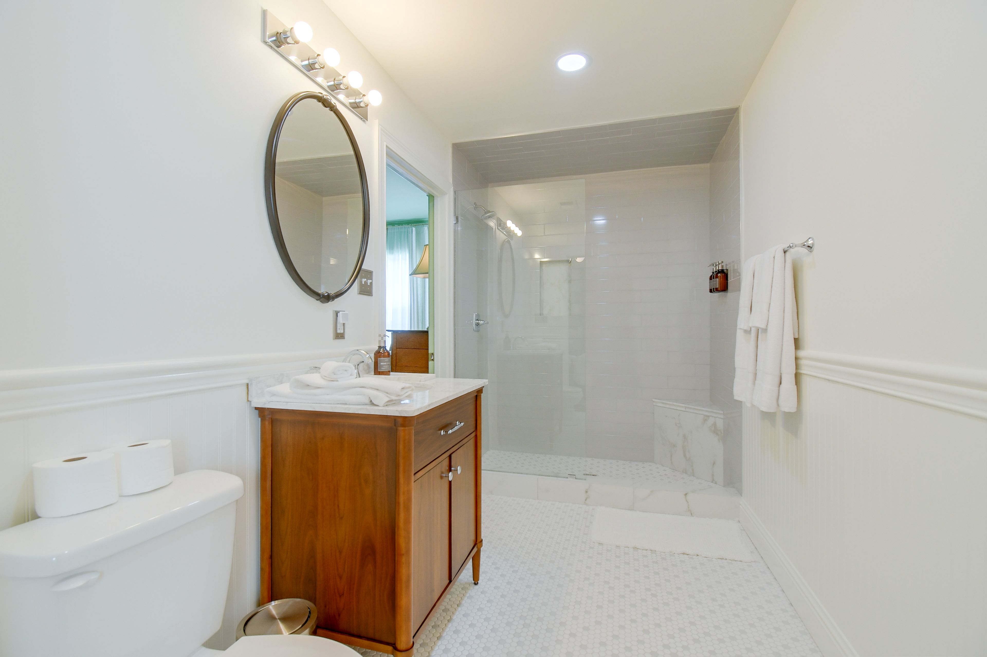 Jack-and-Jill Bathroom | Between Green and Gold Rooms