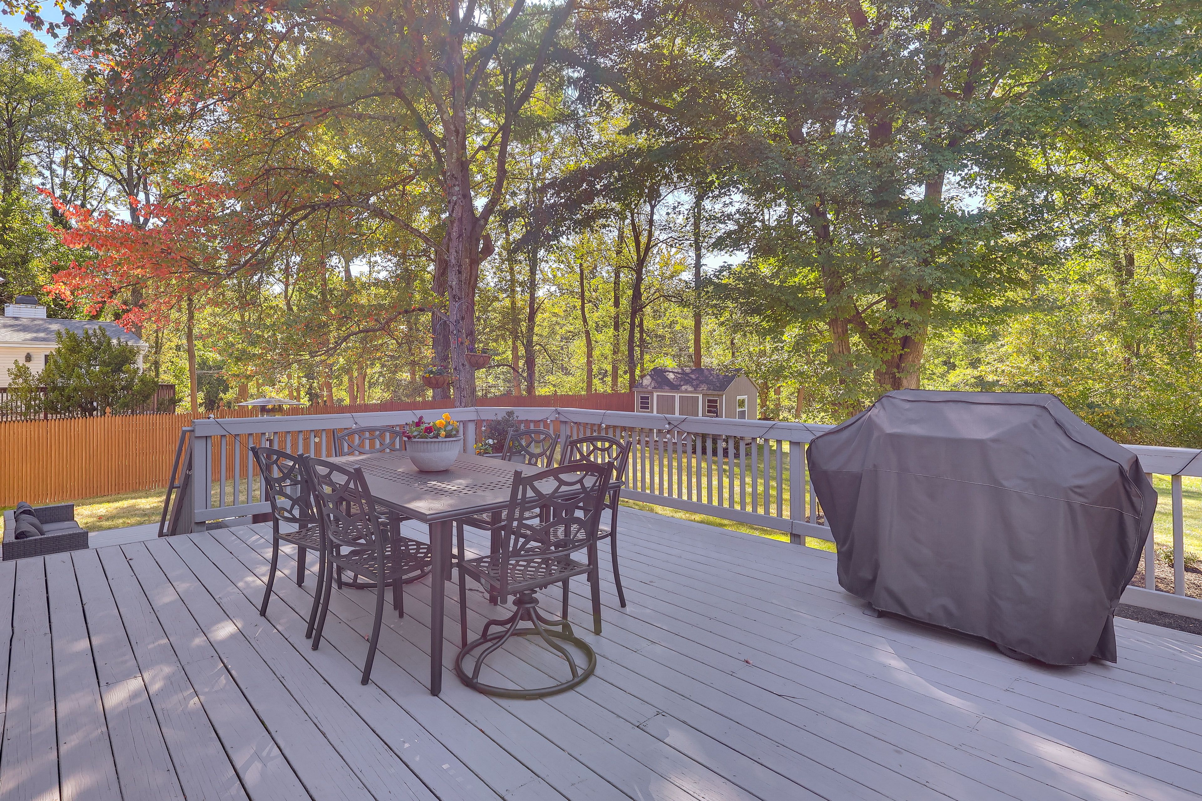 Deck 1 | Gas Grill | Dining Area