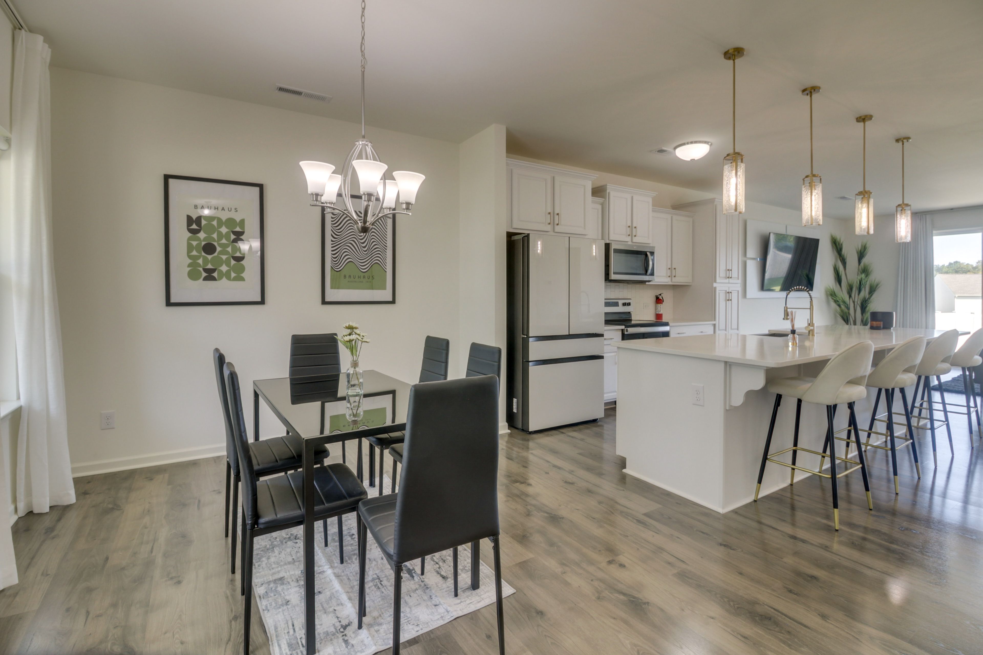 Dining Area | Free WiFi | Central A/C & Heat | 1st Floor