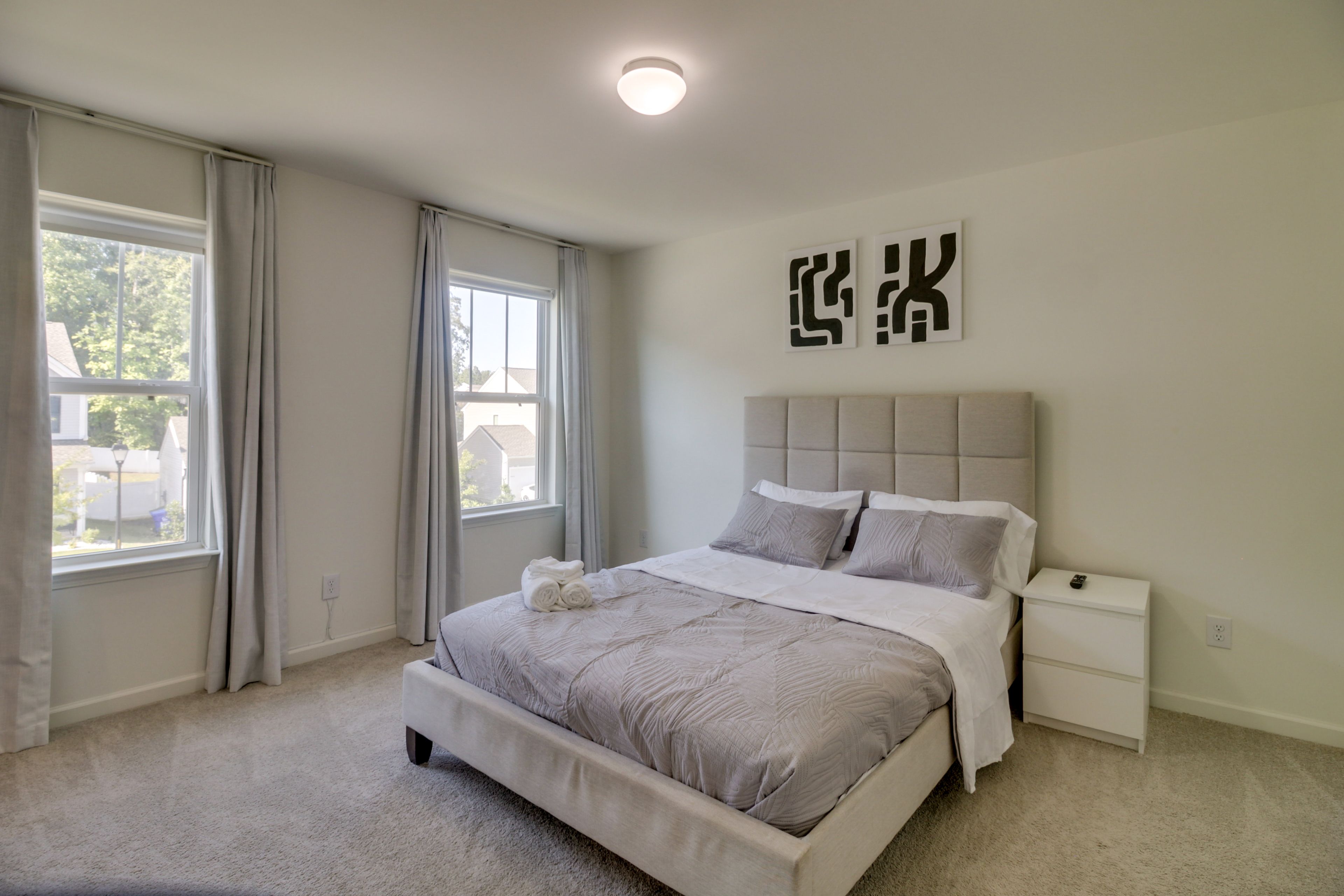 Bedroom 3 | Queen Bed | Smart TV | 2nd Floor