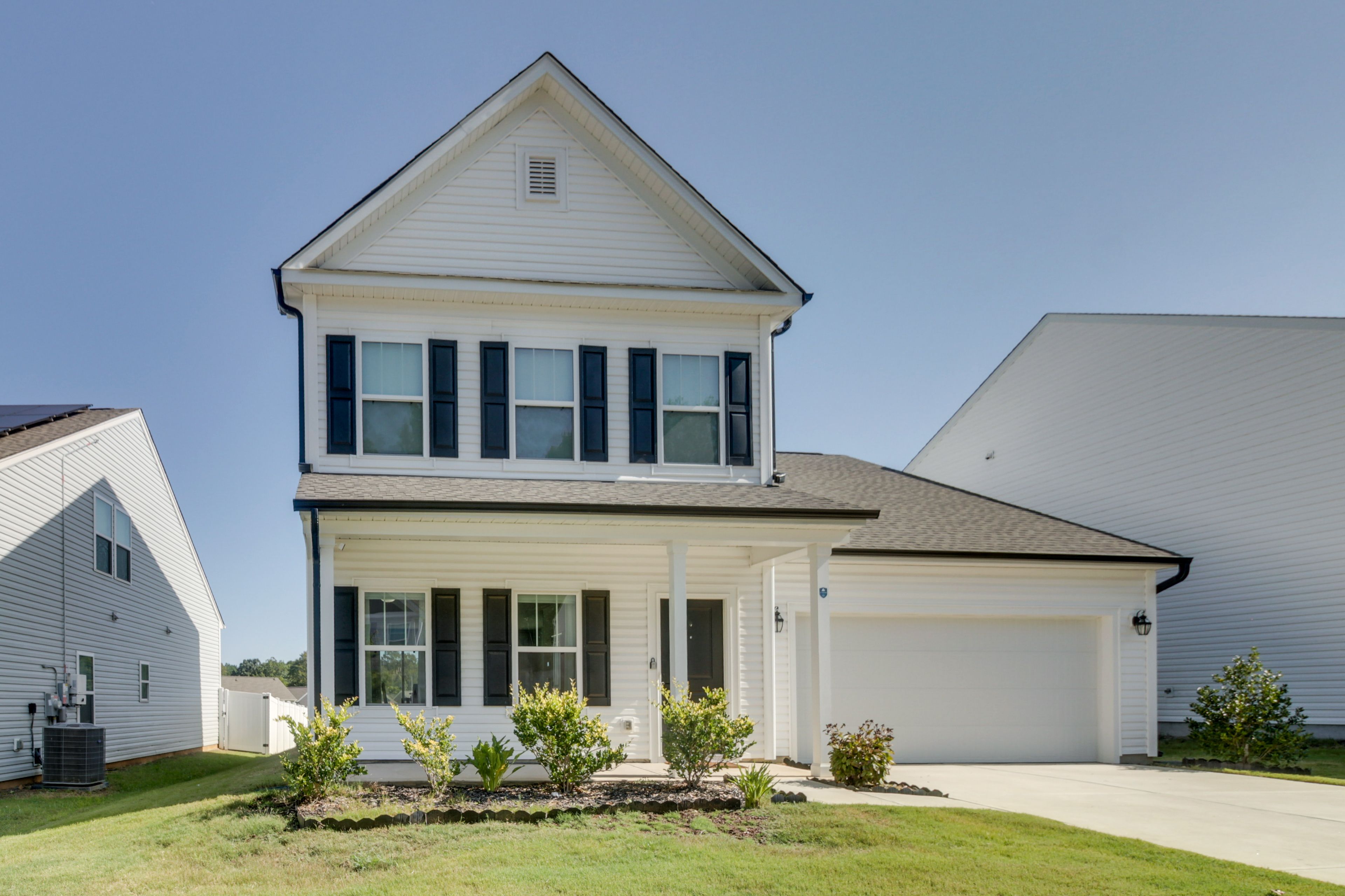 Parking | Garage (2 Vehicles) | Driveway (4 Vehicles)
