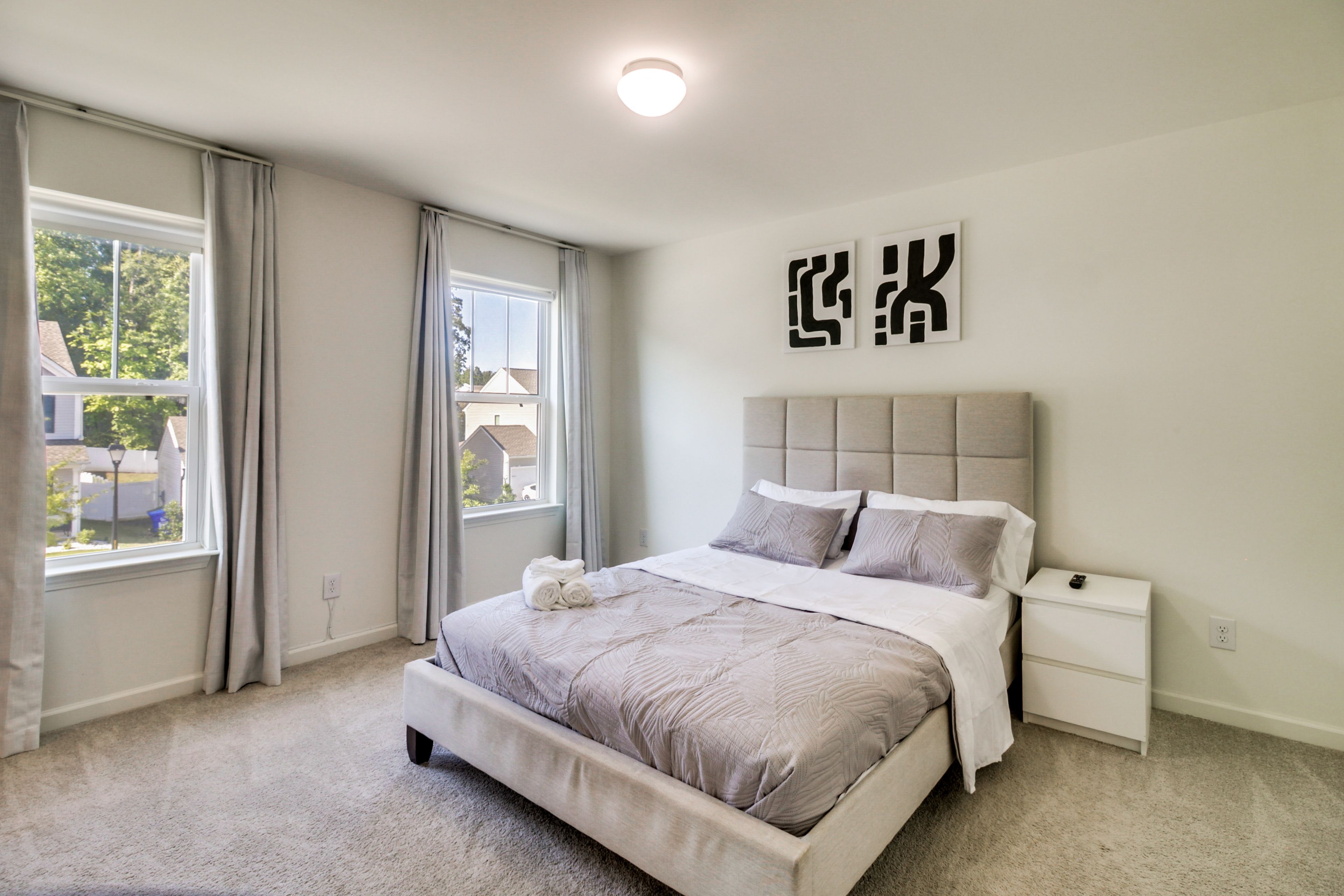 Bedroom 3 | Queen Bed | Smart TV | 2nd Floor
