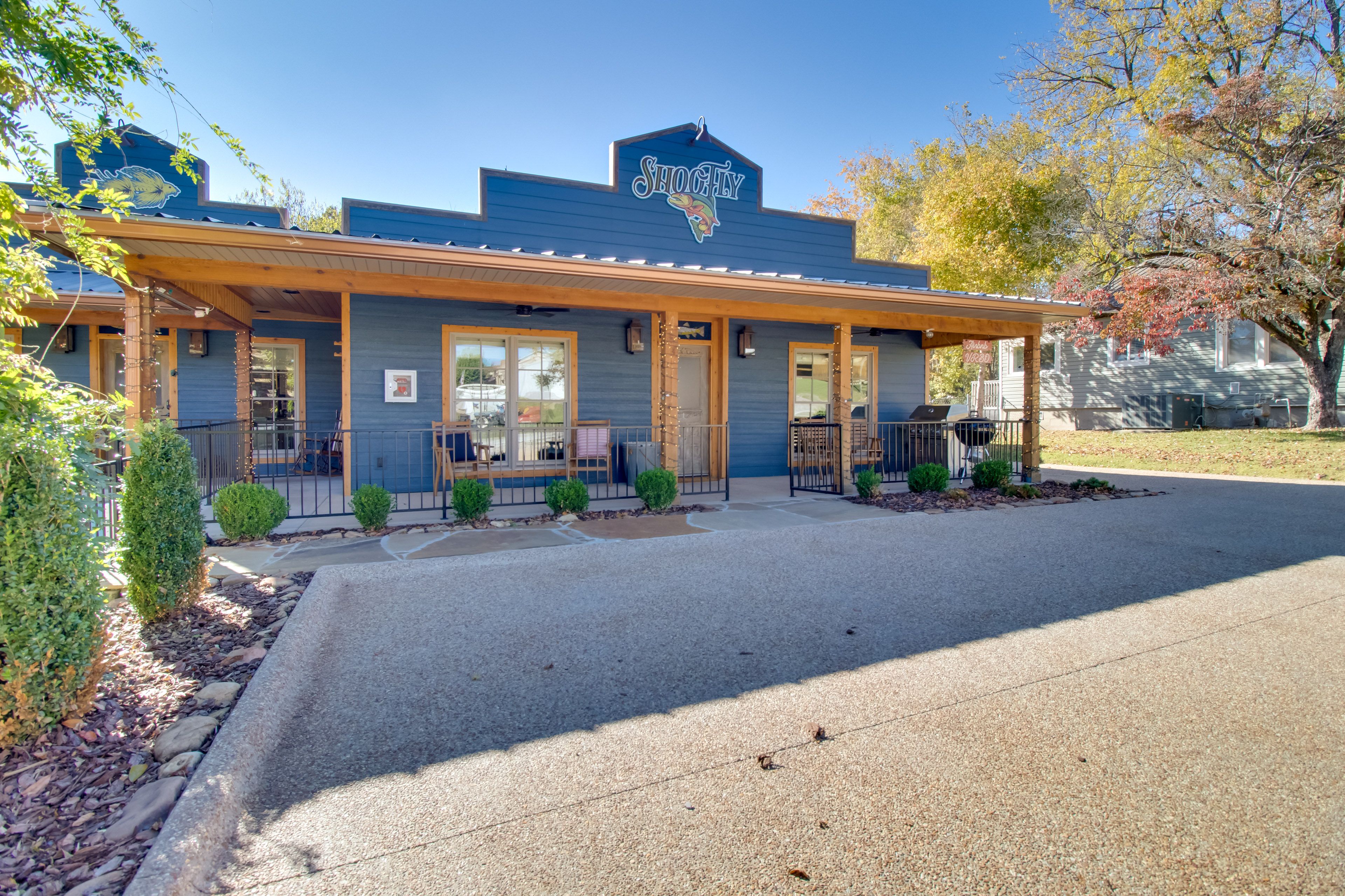 Parking | Driveway (4 Vehicles)