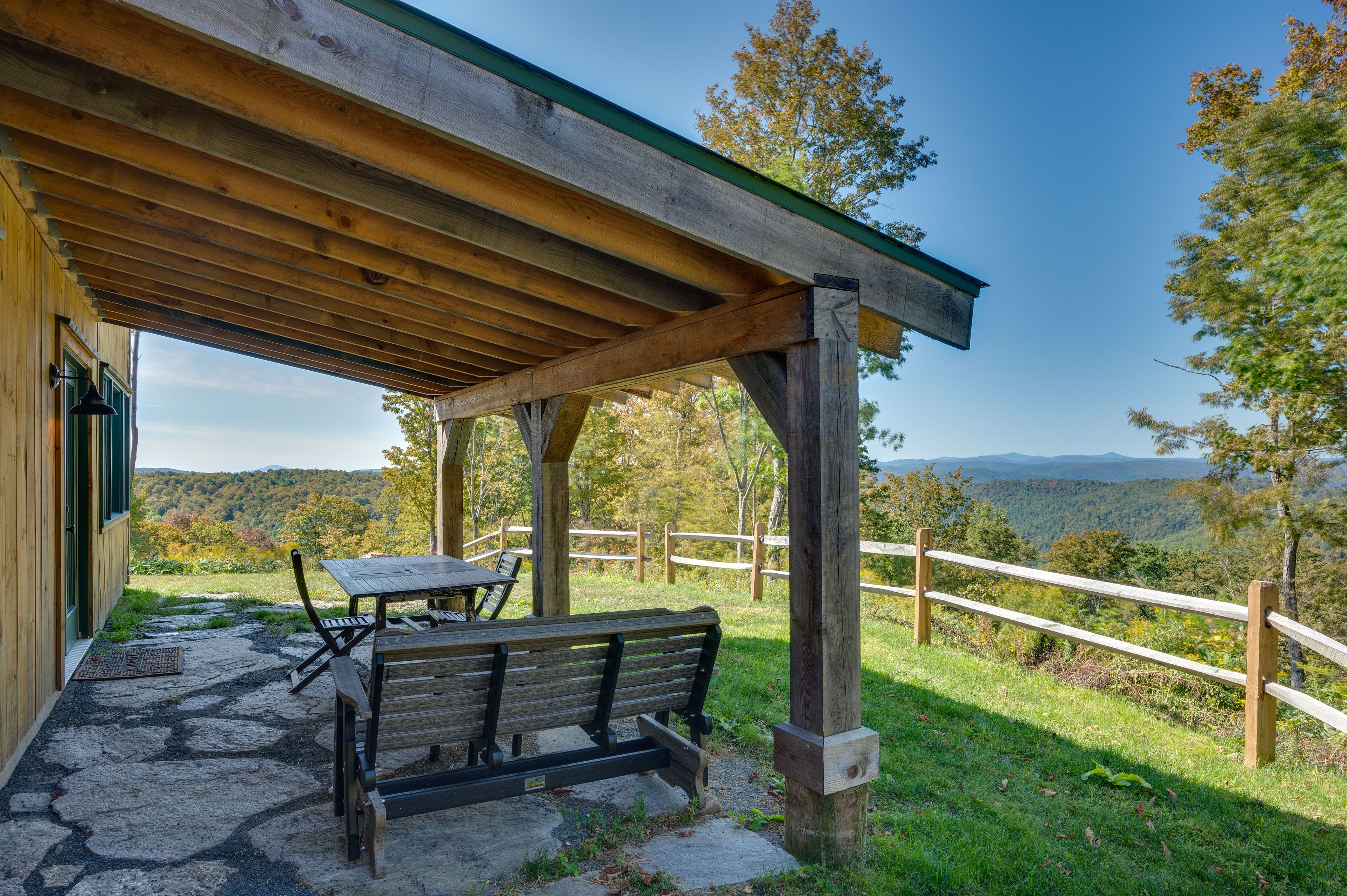 Sharon Vacation Rental | 2BR | 1BA | 1,025 Sq Ft | Stairs Required