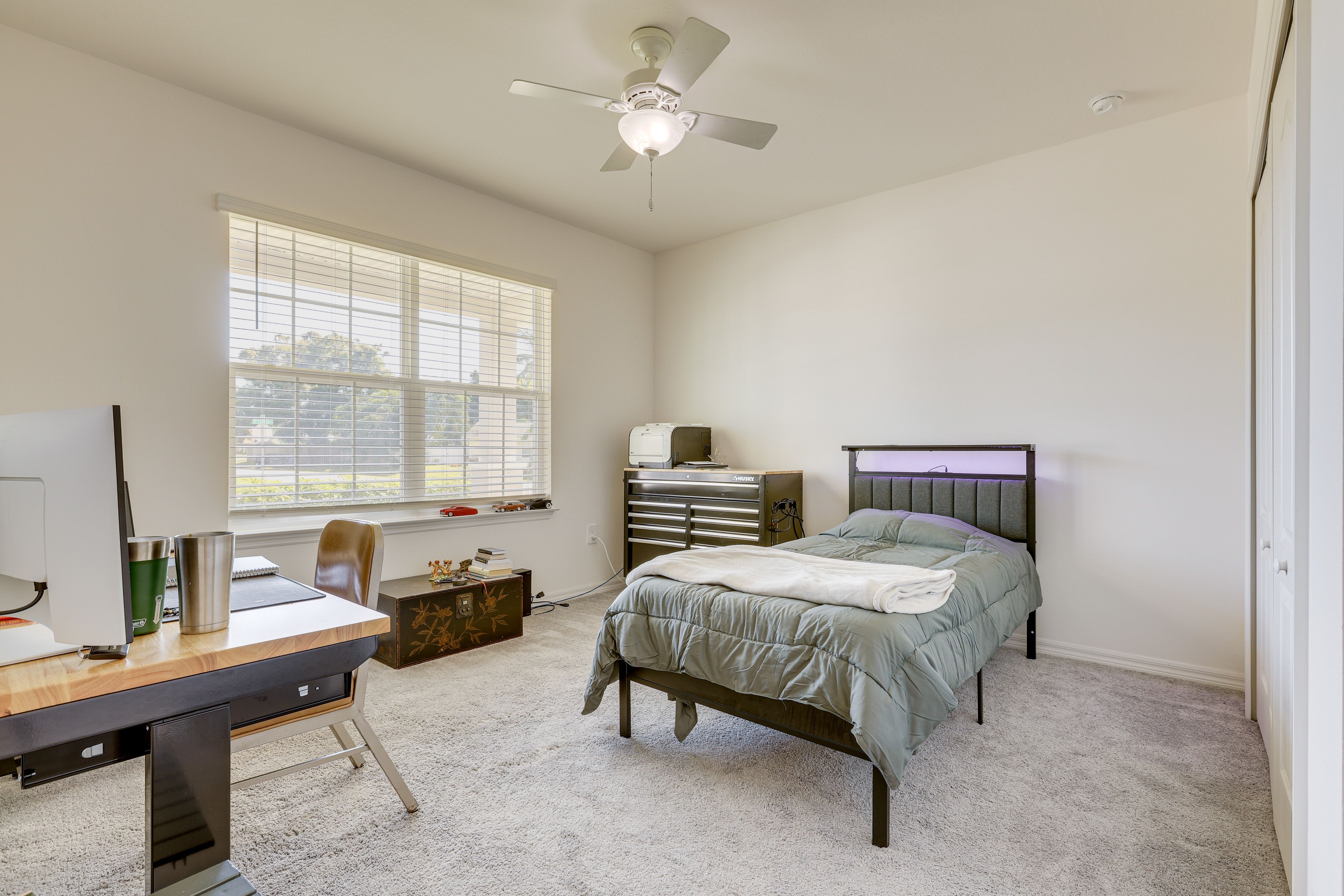 Bedroom 4 | Twin Bed | Desk w/ Dual Monitors