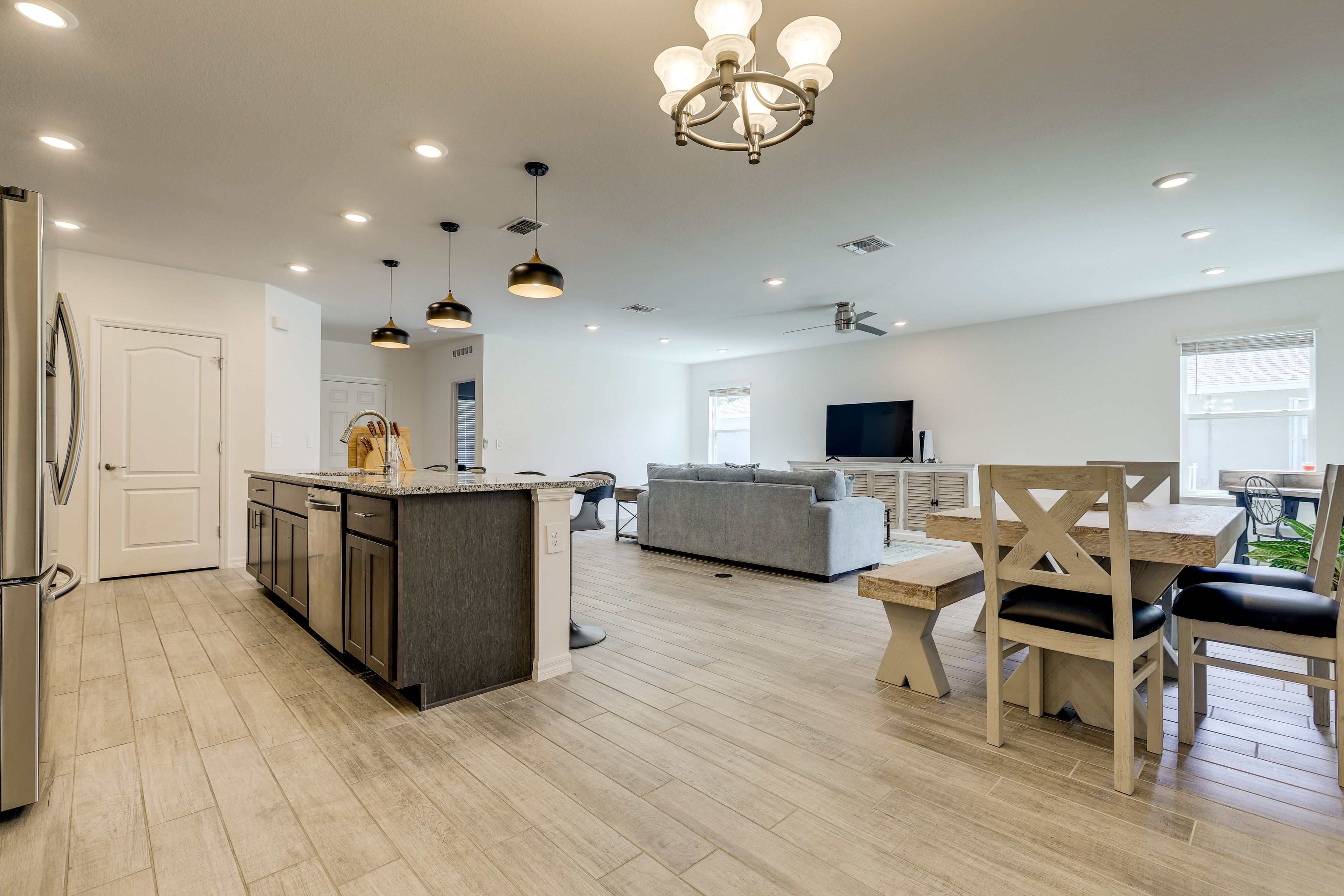 Dining Area | Dishware/Flatware