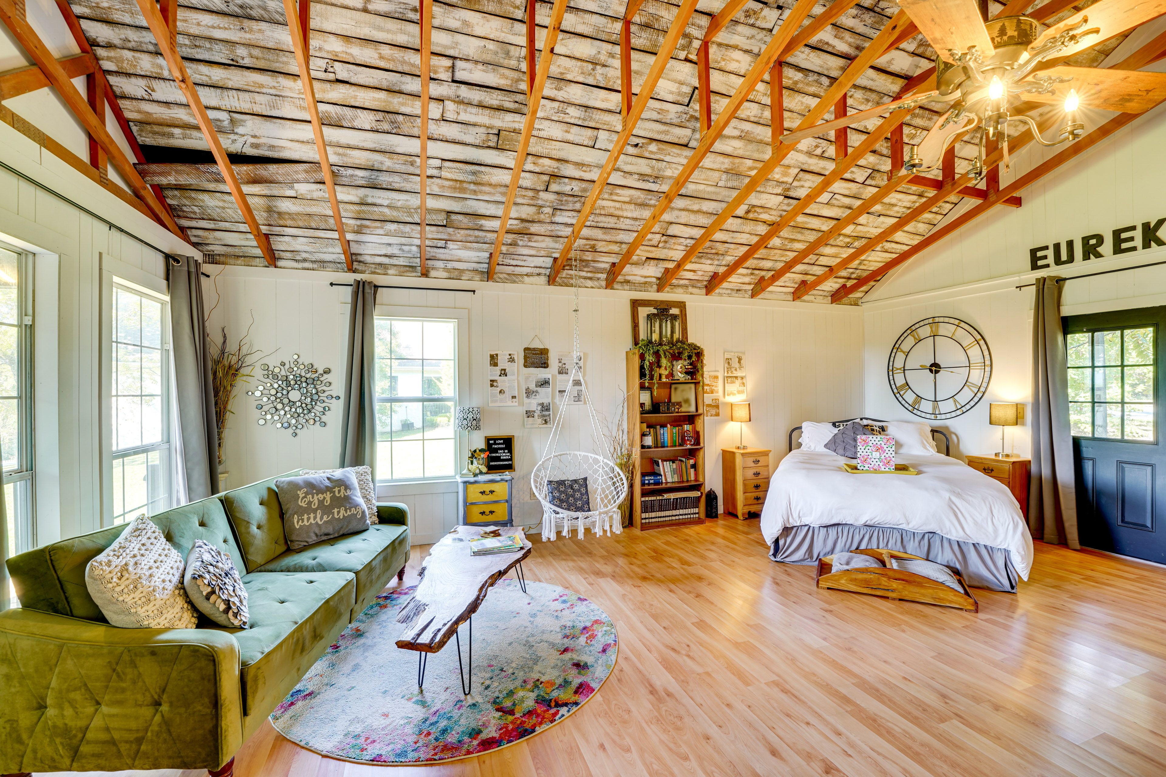 Living Area | Smart TV | Free WiFi | Board Games | Full Sleeper Sofa