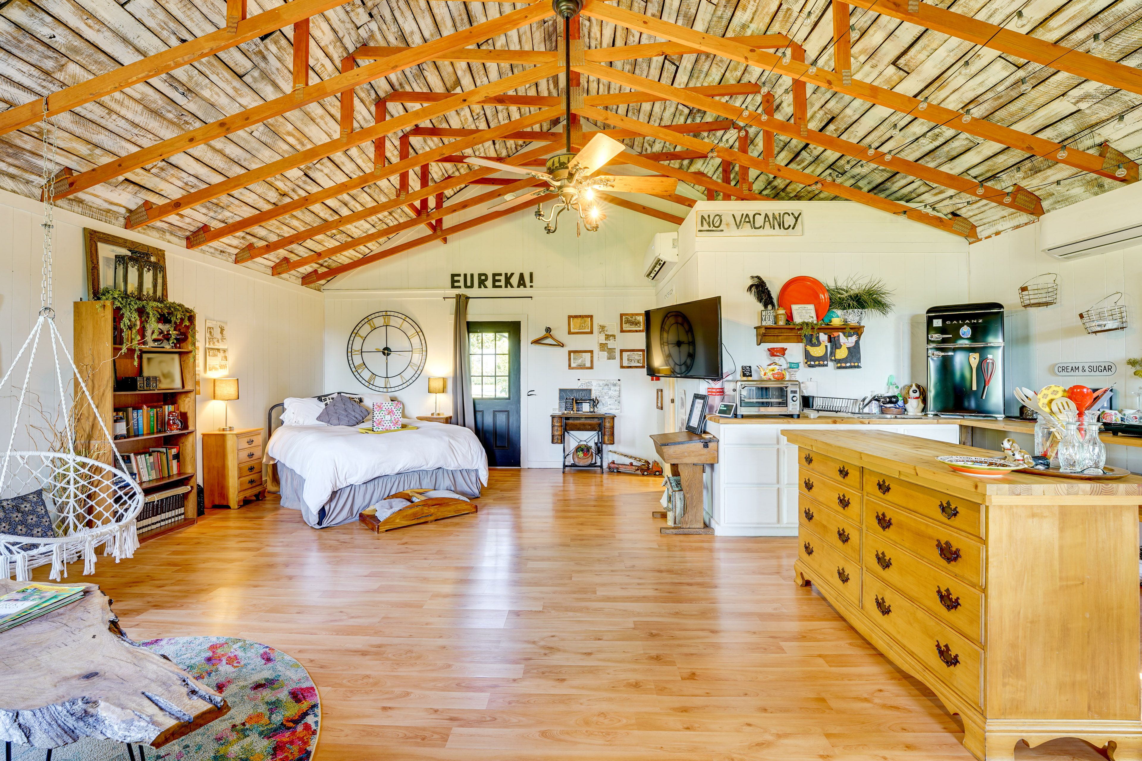 Eureka Springs Vacation Rental | Studio | 1BA | 575 Sq Ft | Stairs Required