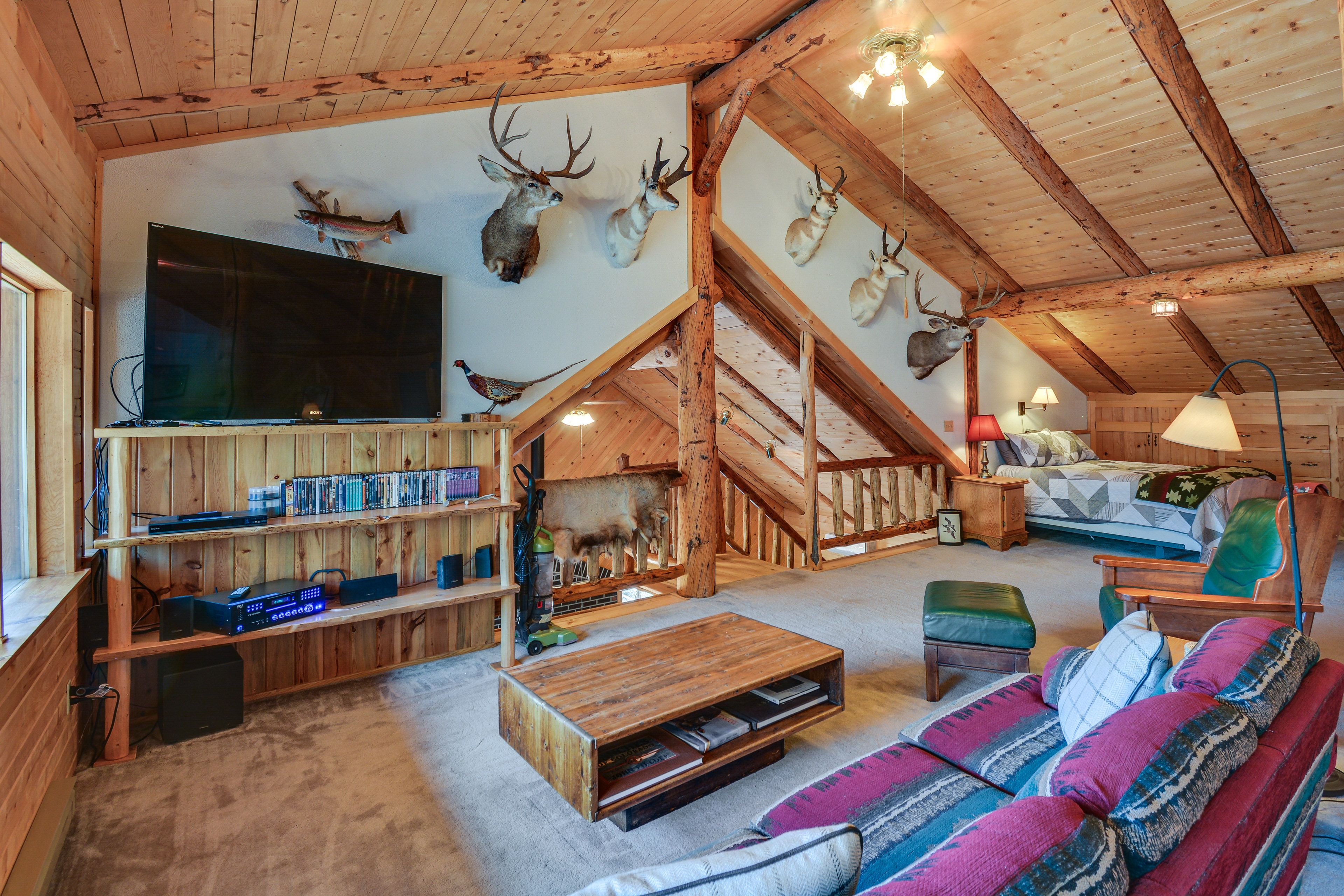 Bedroom (Loft) | 3 Queen Beds | 2nd Floor
