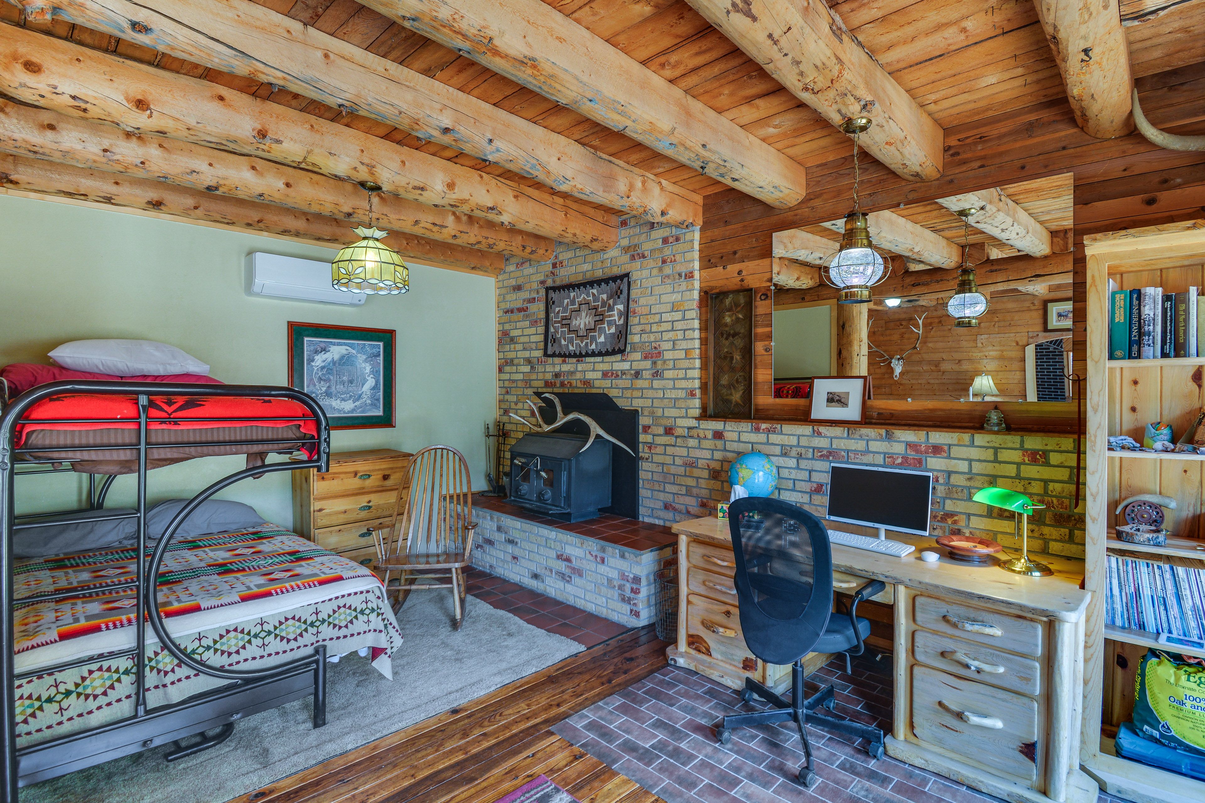 Office | Twin/Full Bunk Bed | 1st Floor