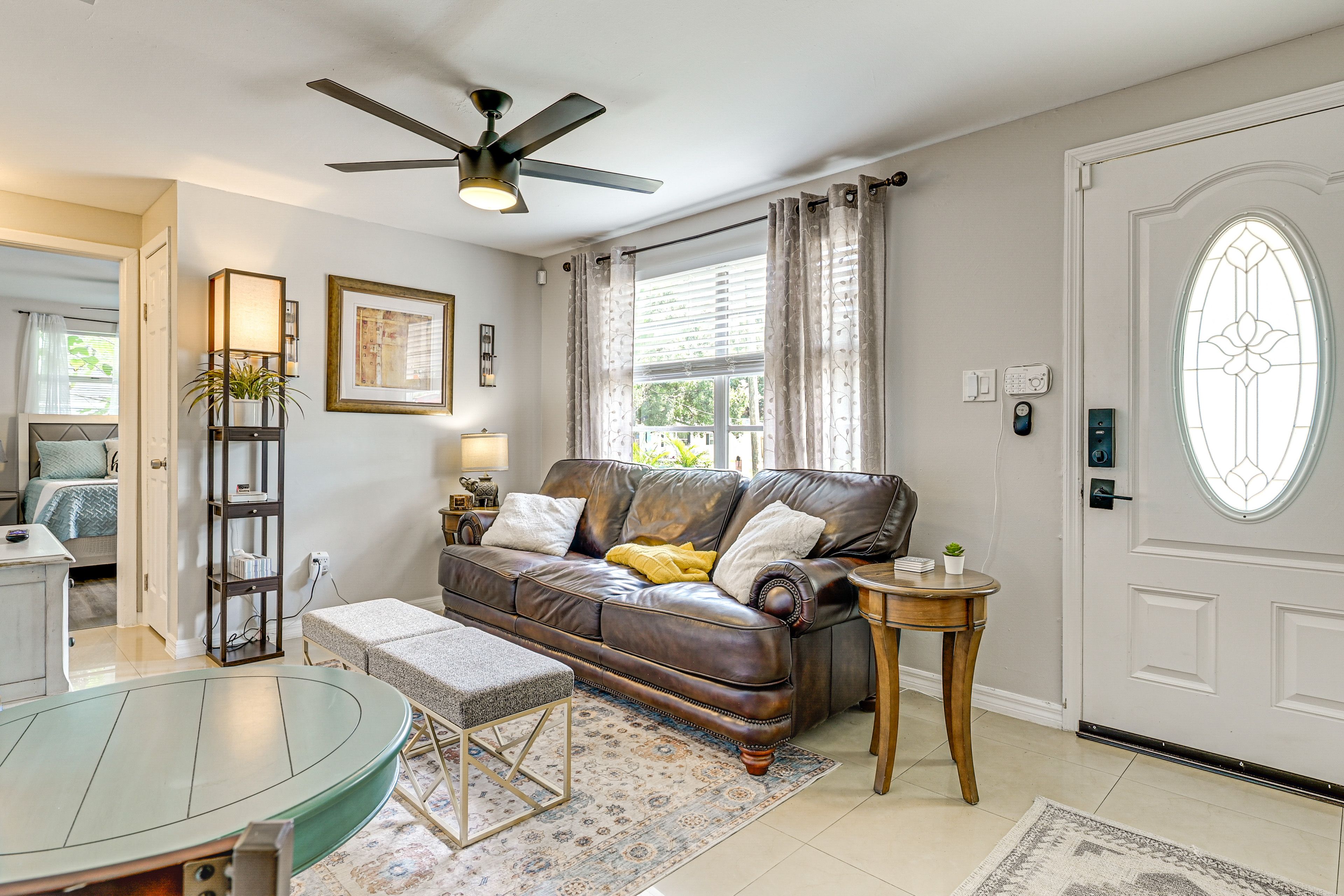 Living Room | Smart TV