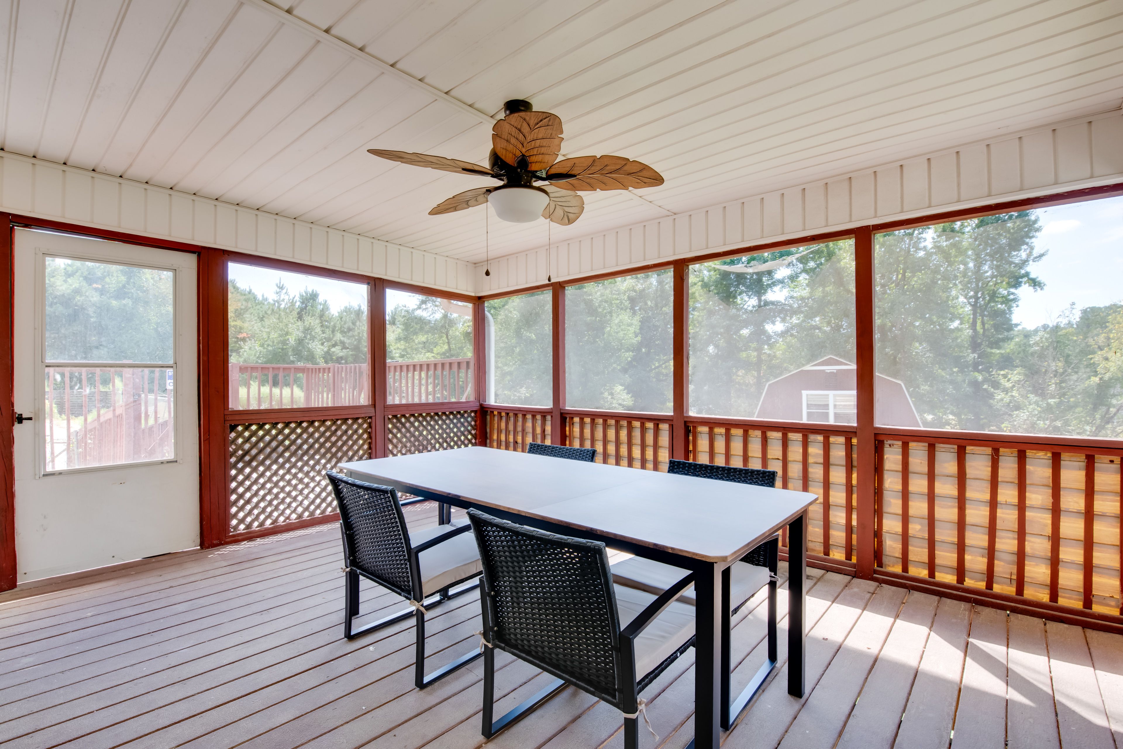 Screened-In Porch