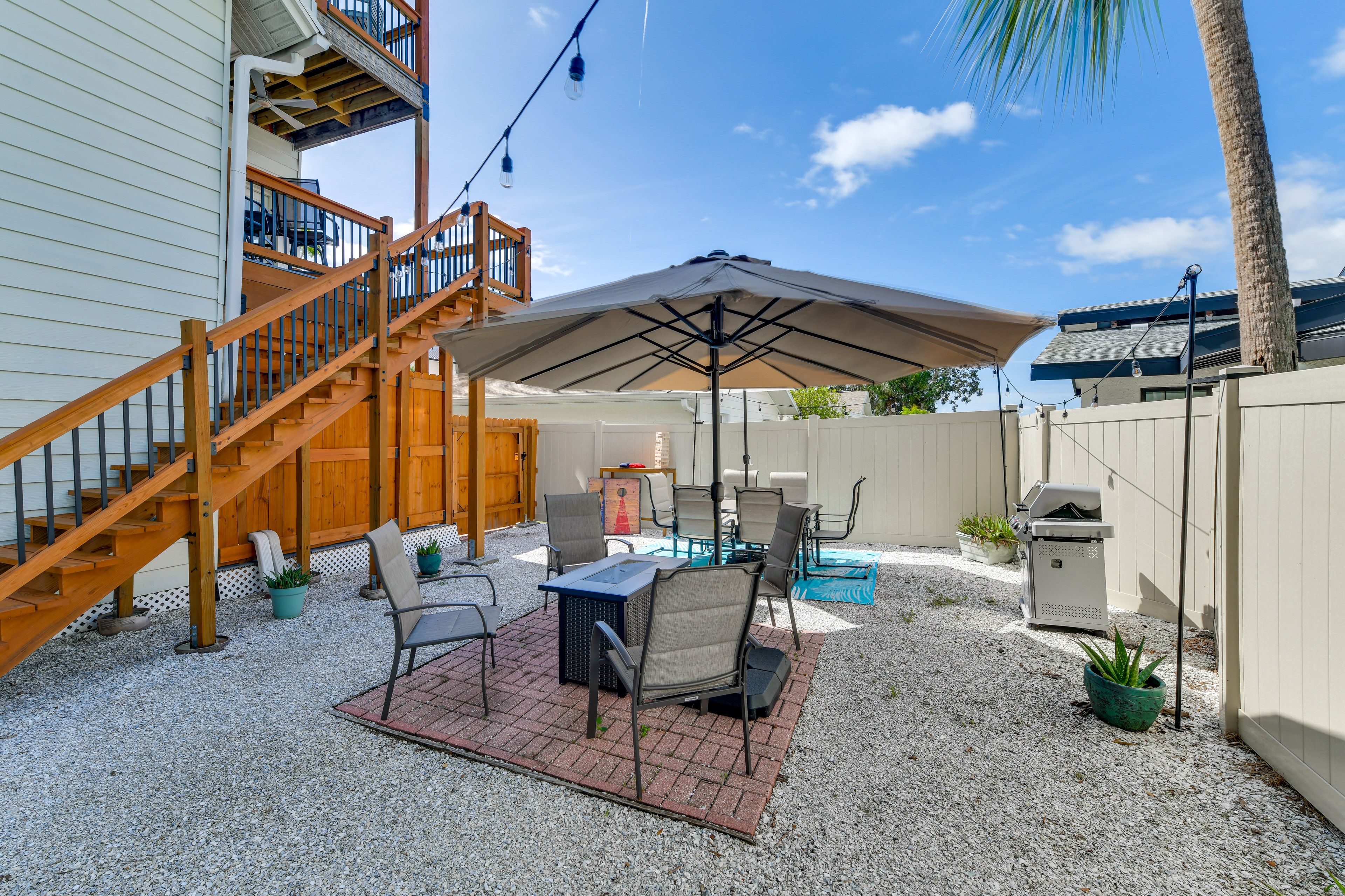 Private Yard | Gas Grill | Gas Fire Pit | Yard Games