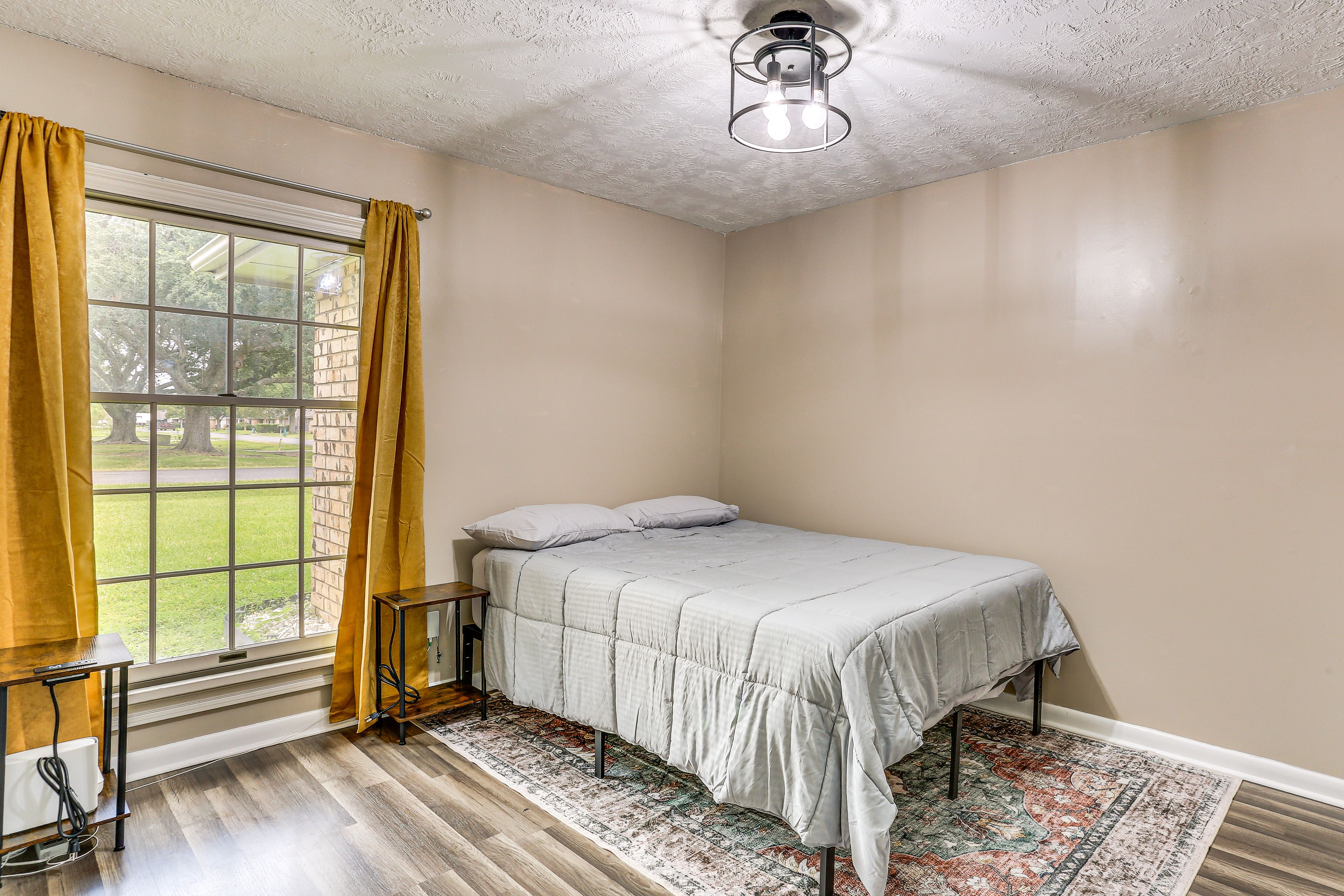 Bedroom 3 | Queen Bed