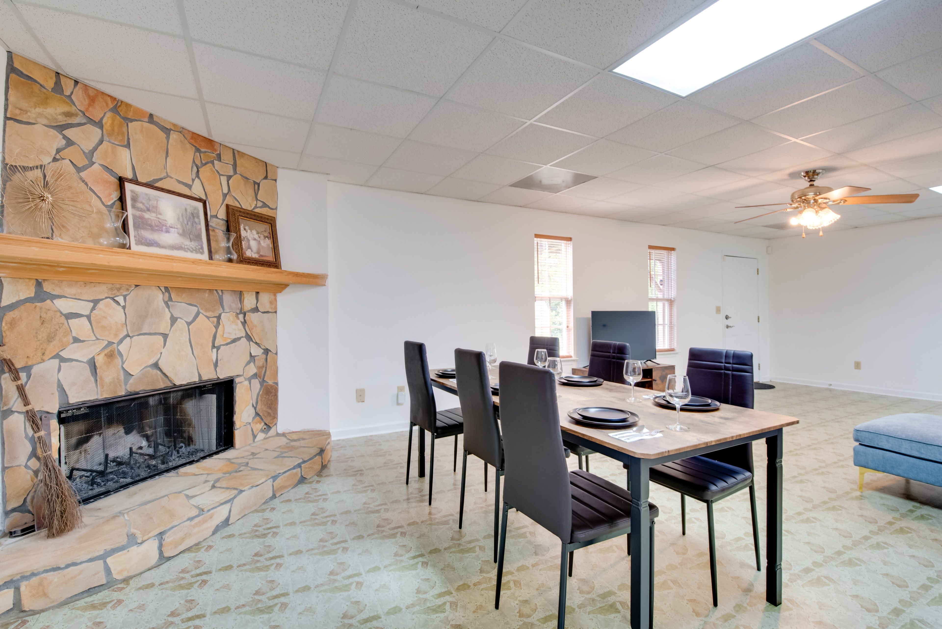 Dining Area | Fireplace