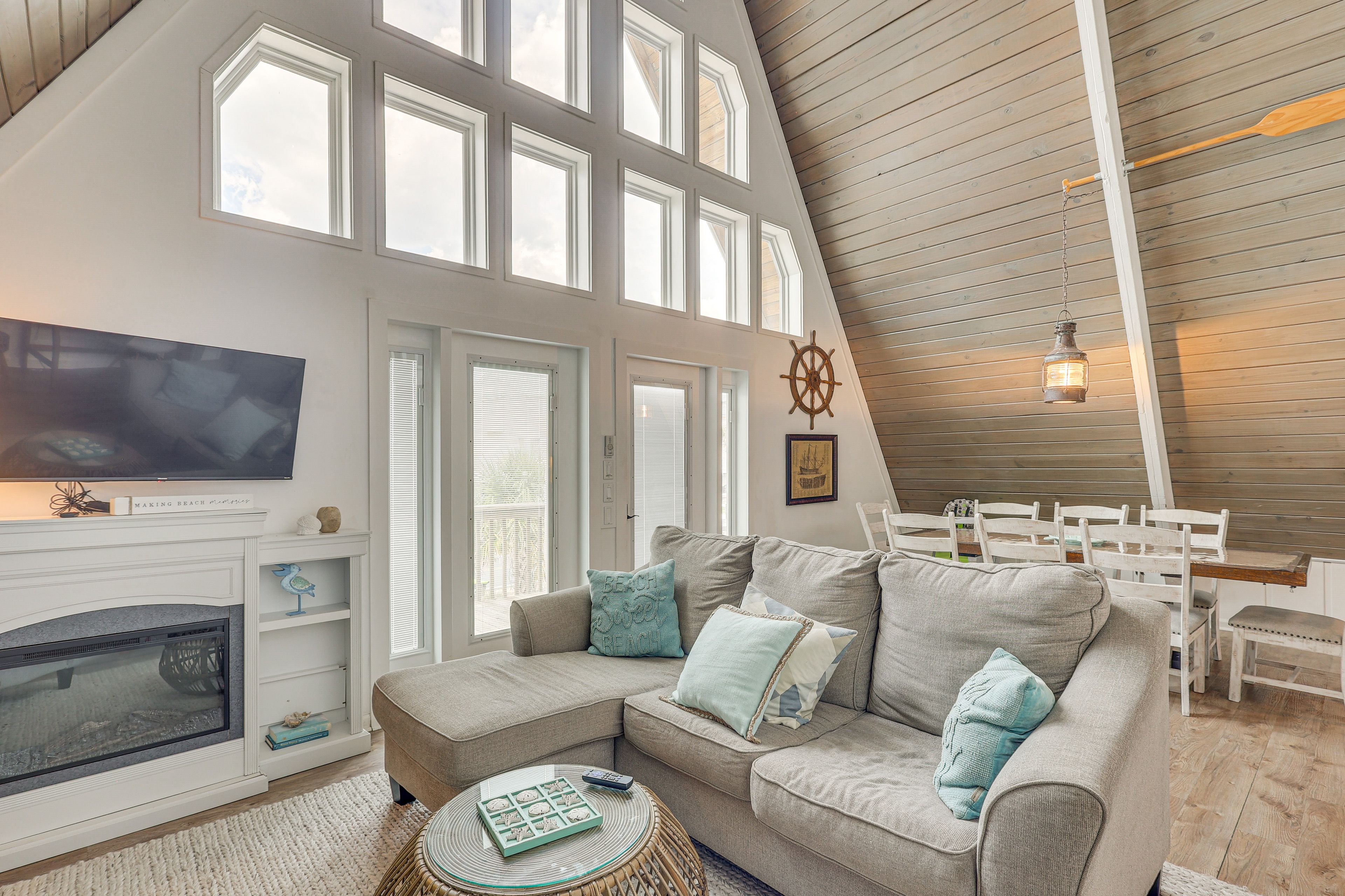 Living Room | Fireplace | Free WiFi | Main Level