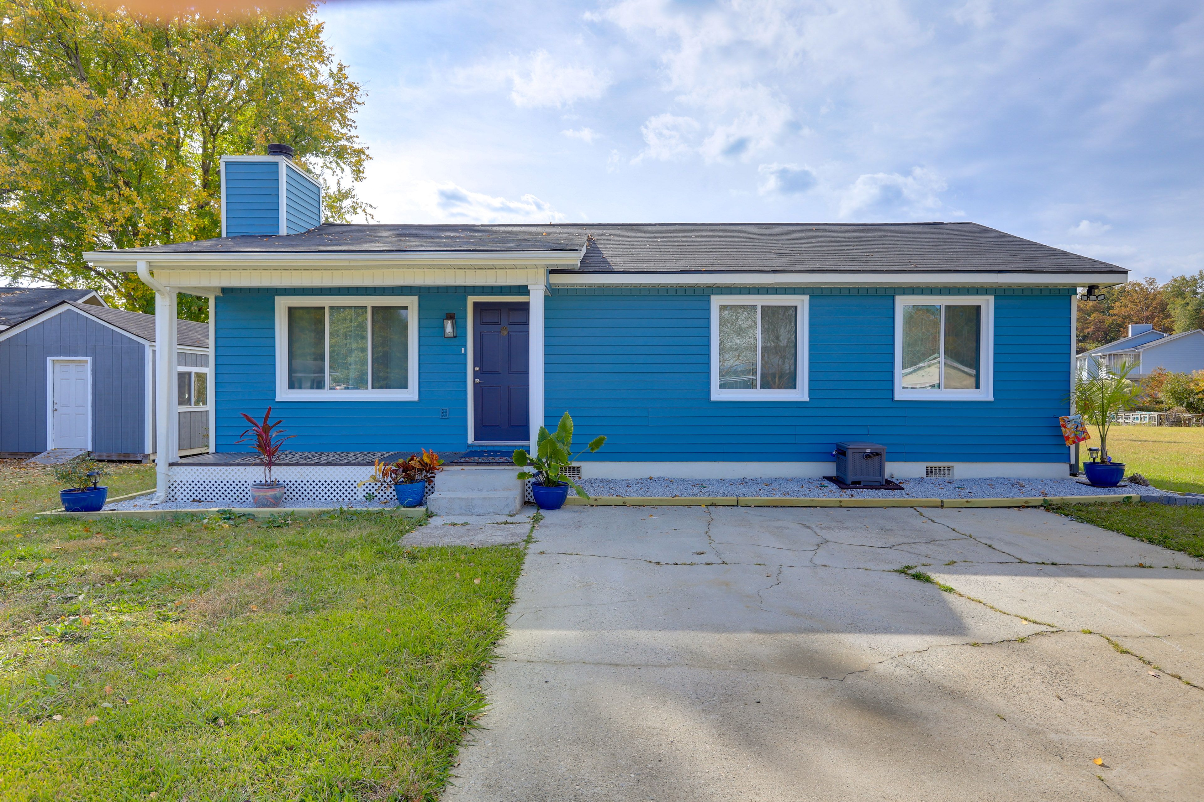 Parking | Driveway (3-4 Vehicles)
