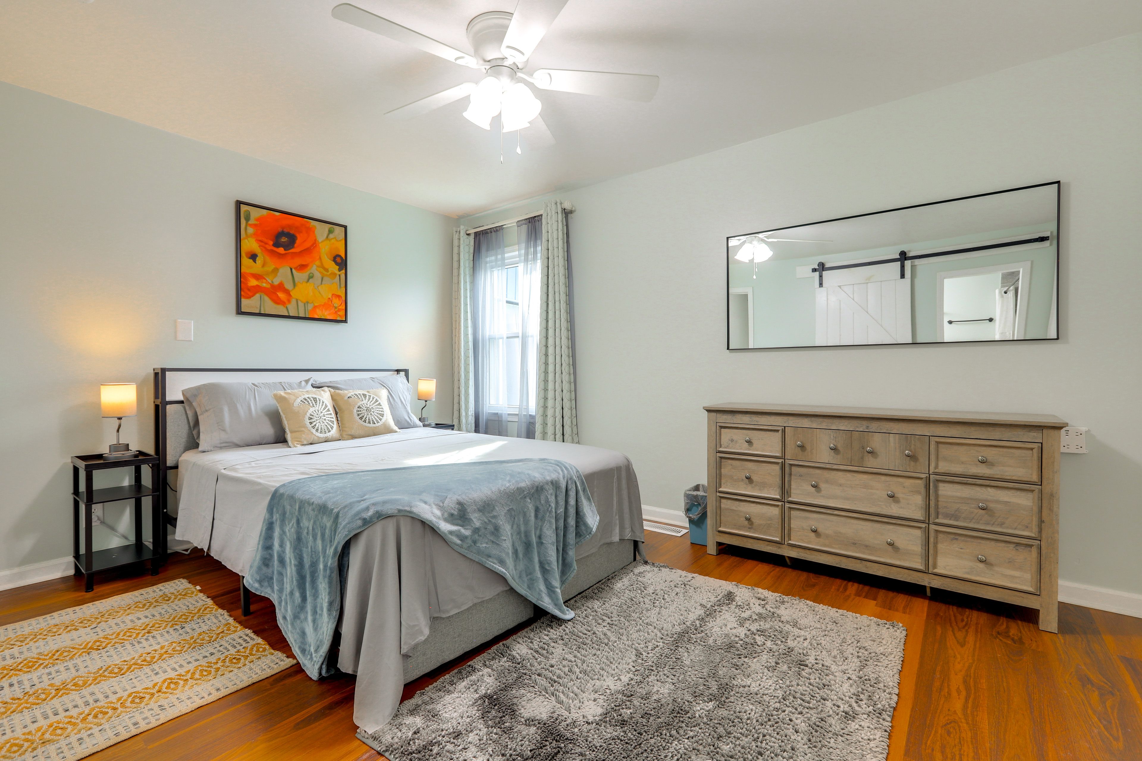 Bedroom 1 | Queen Bed