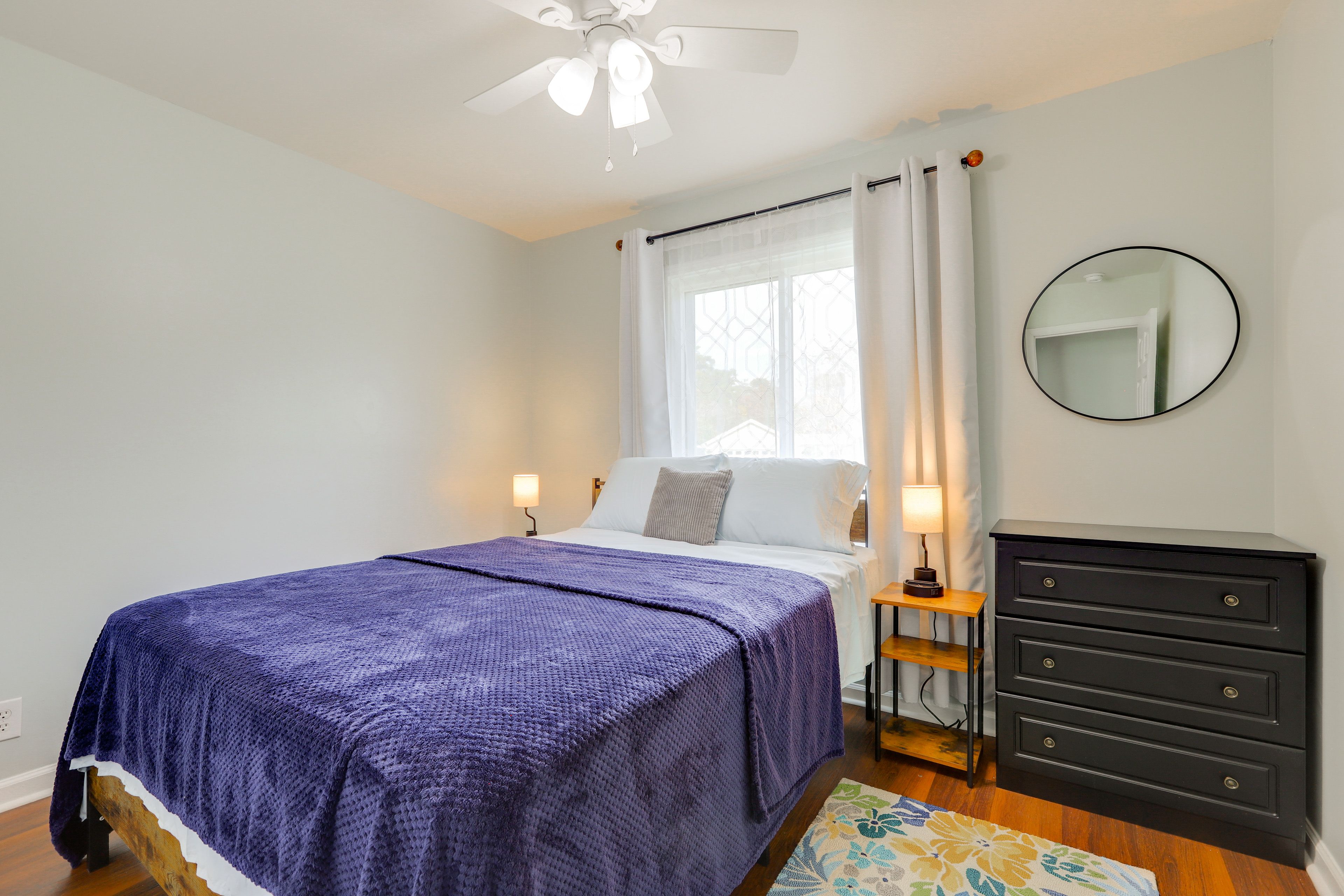 Bedroom 2 | Queen Bed