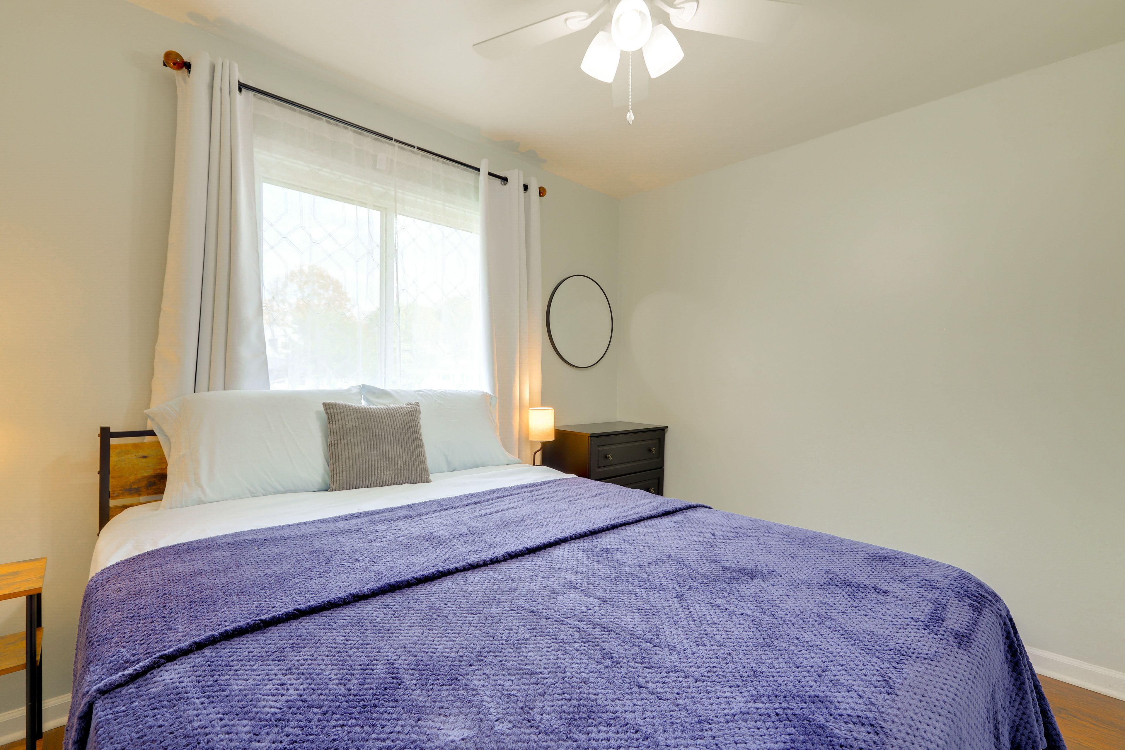 Bedroom 3 | Queen Bed