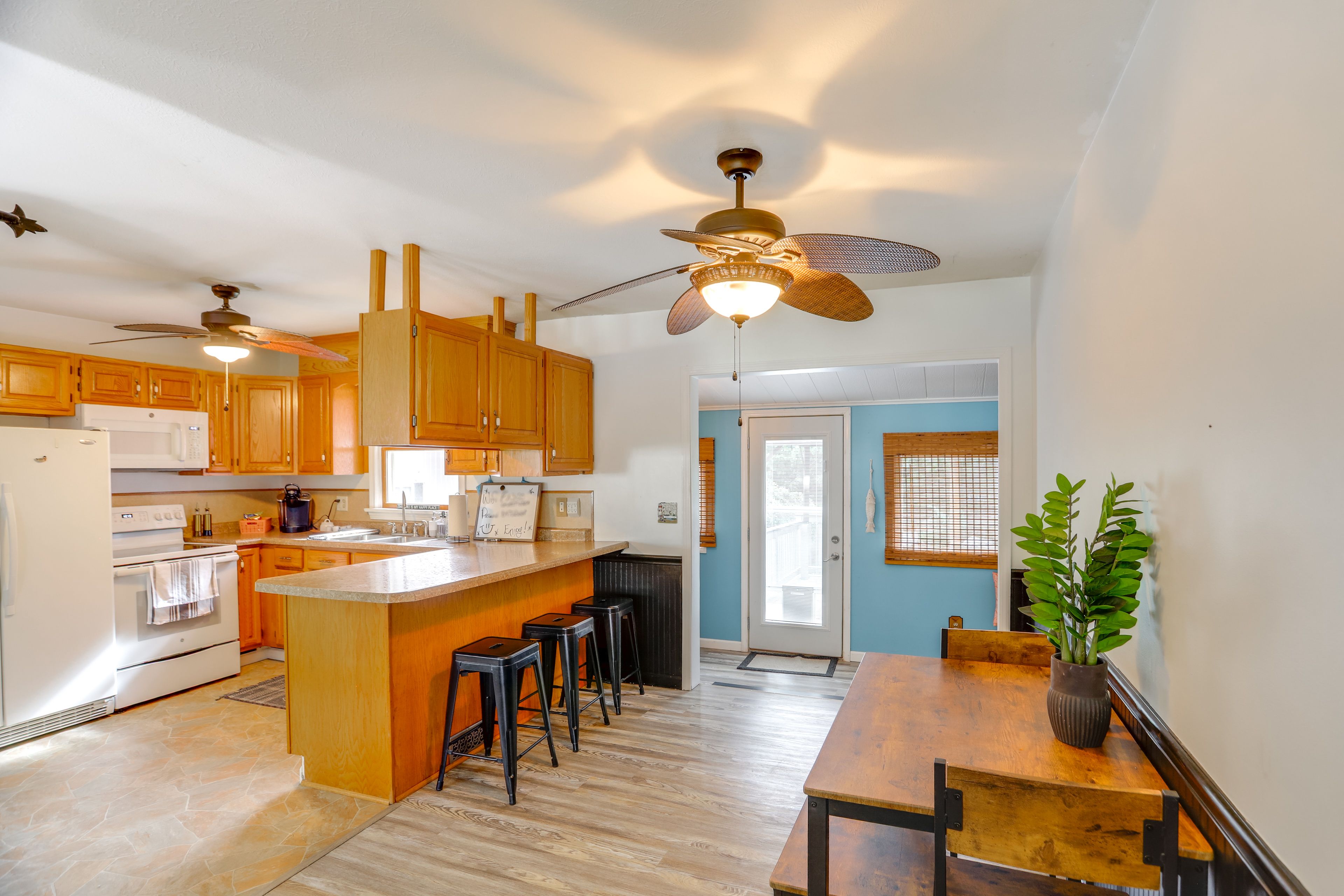 Kitchen & Dining Area | Dishware & Flatware