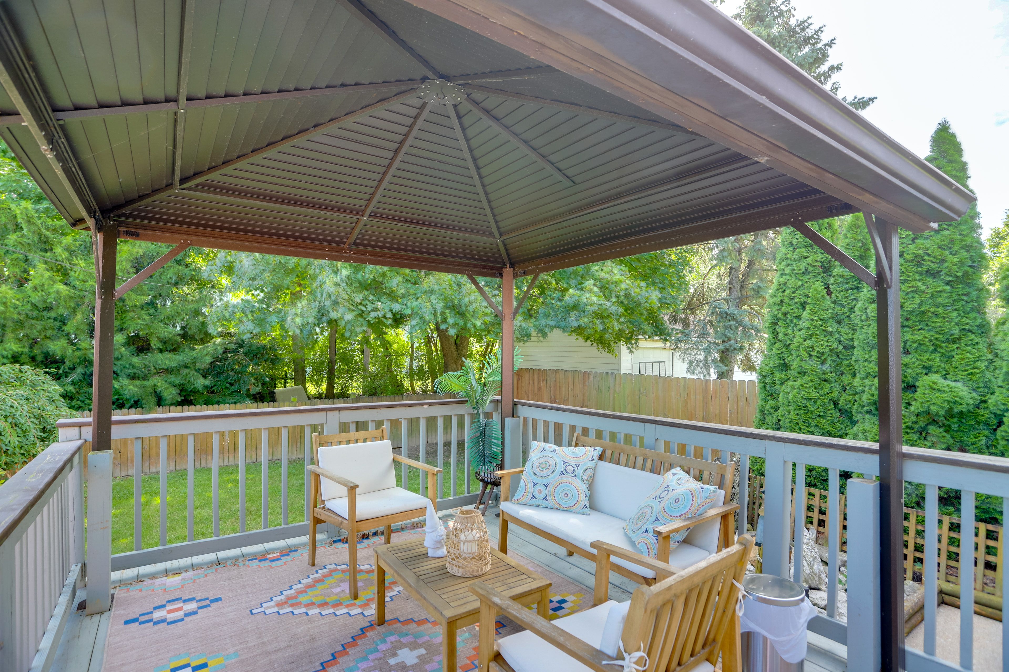 Sandusky Vacation Rental | 2BR | 1BA | 1,200 Sq Ft | 3 Steps to Enter