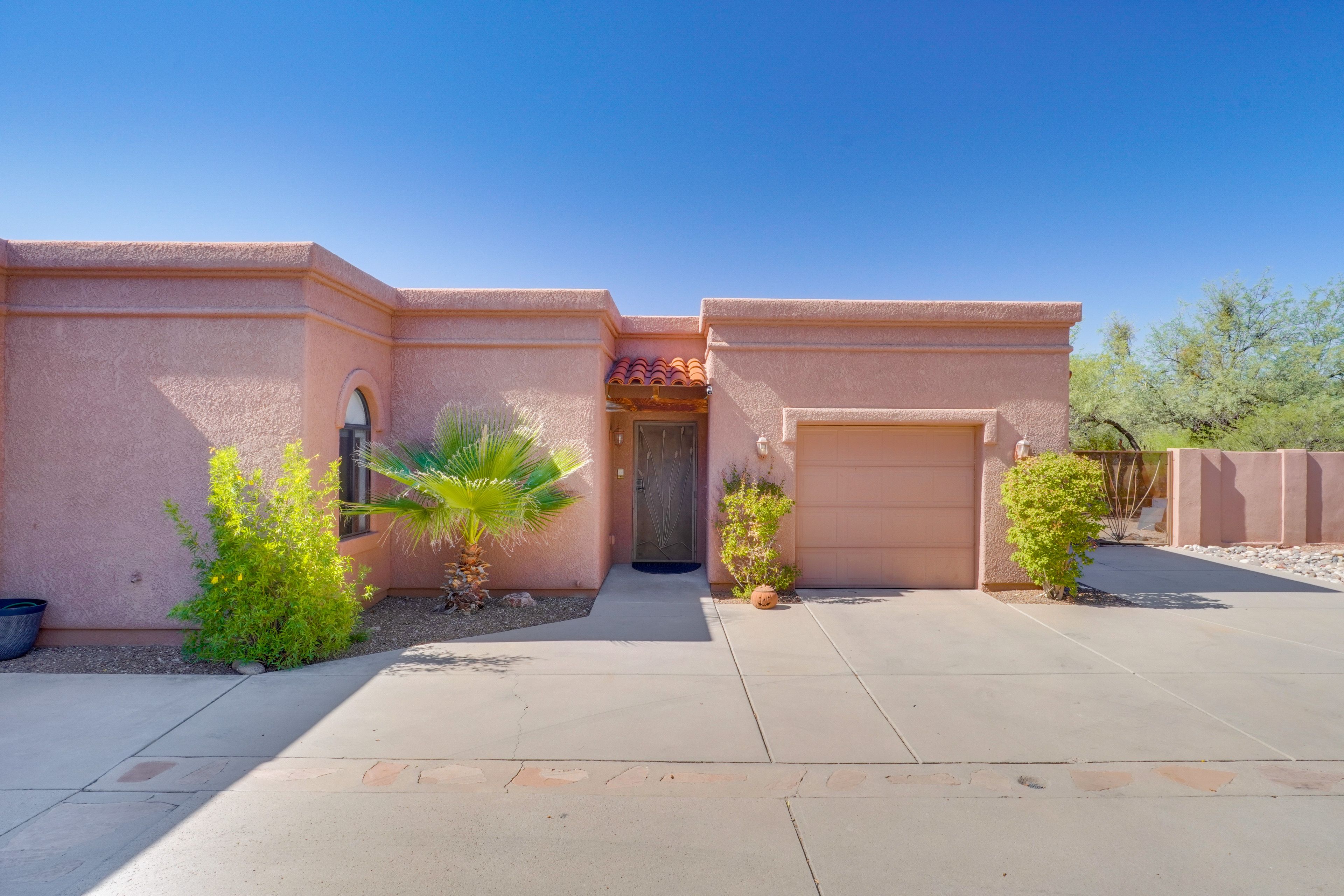 Parking | Driveway (2 Vehicles)