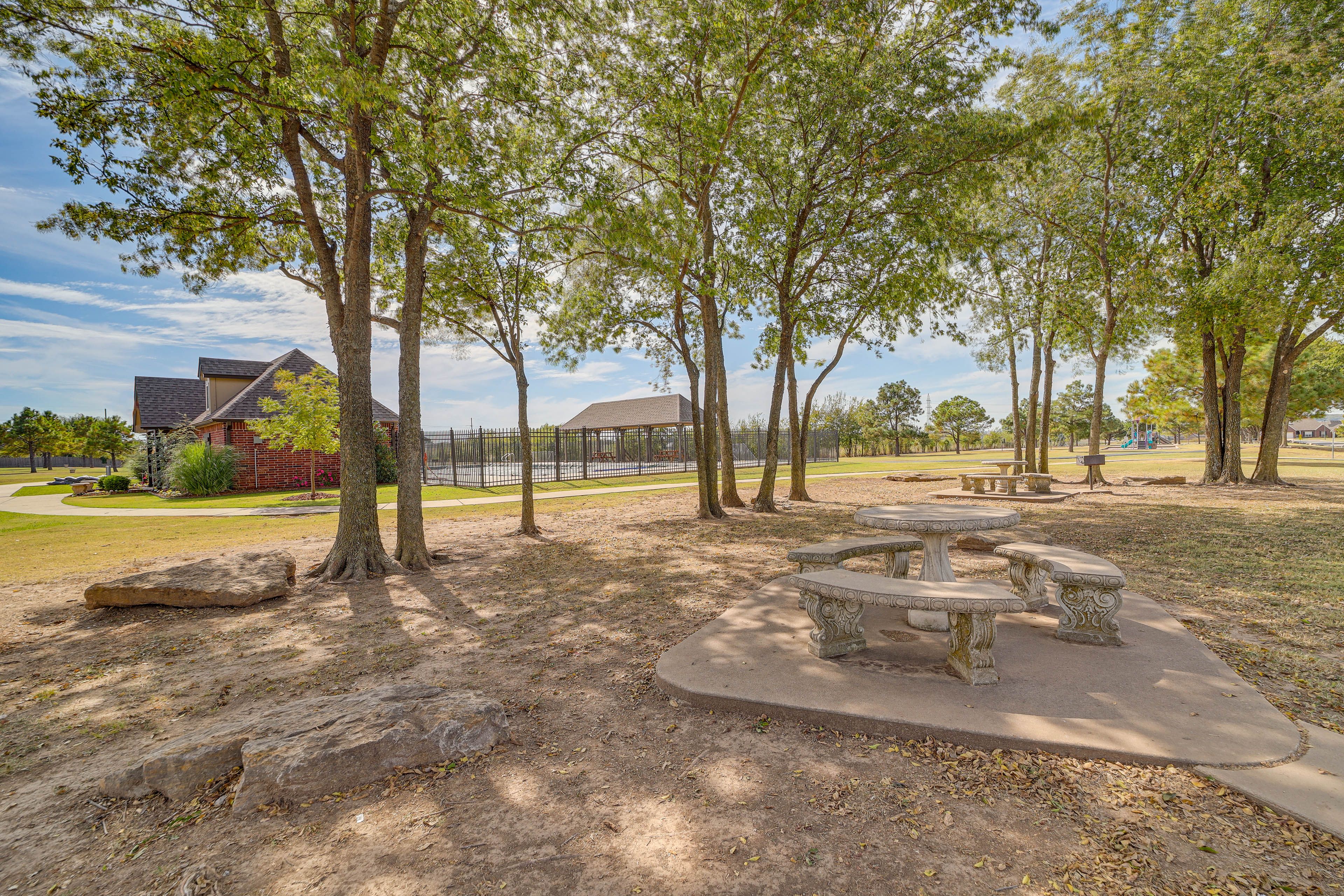 Renaissance Park Community Amenities | Seasonal Pool | Playgrounds | Grills