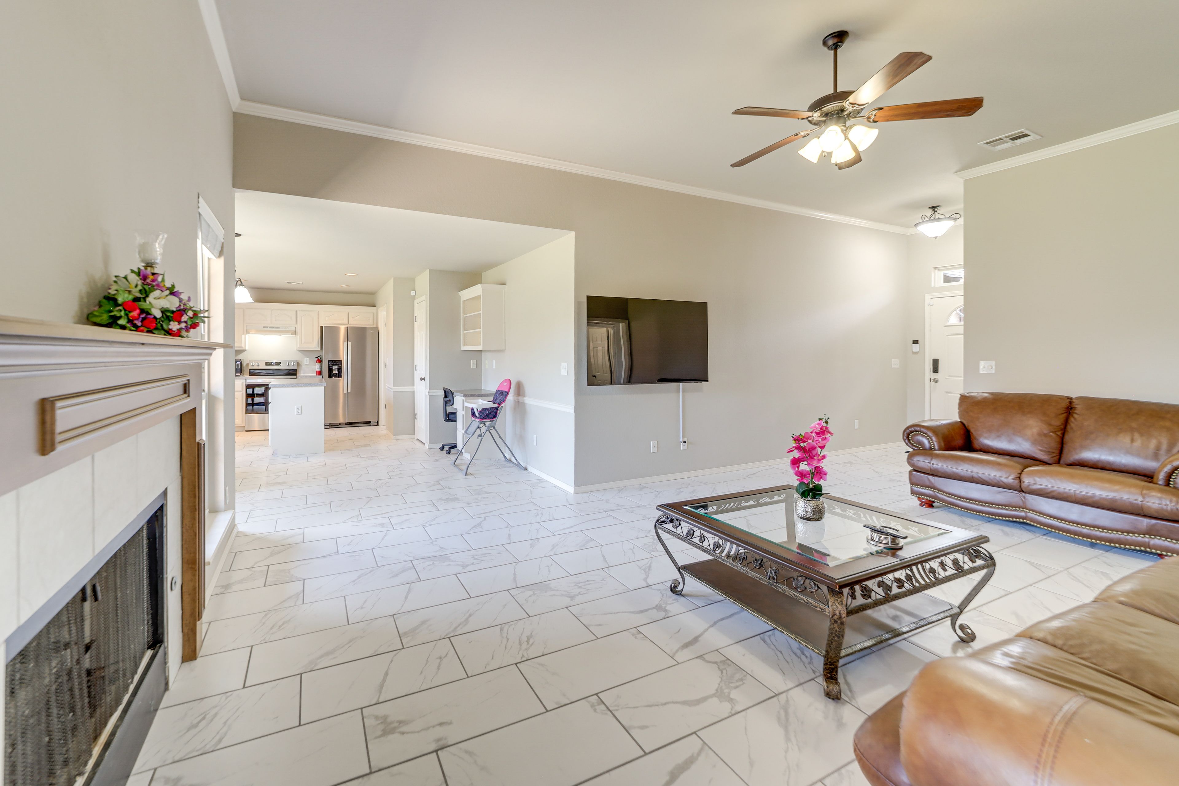 Living Room | Smart TV