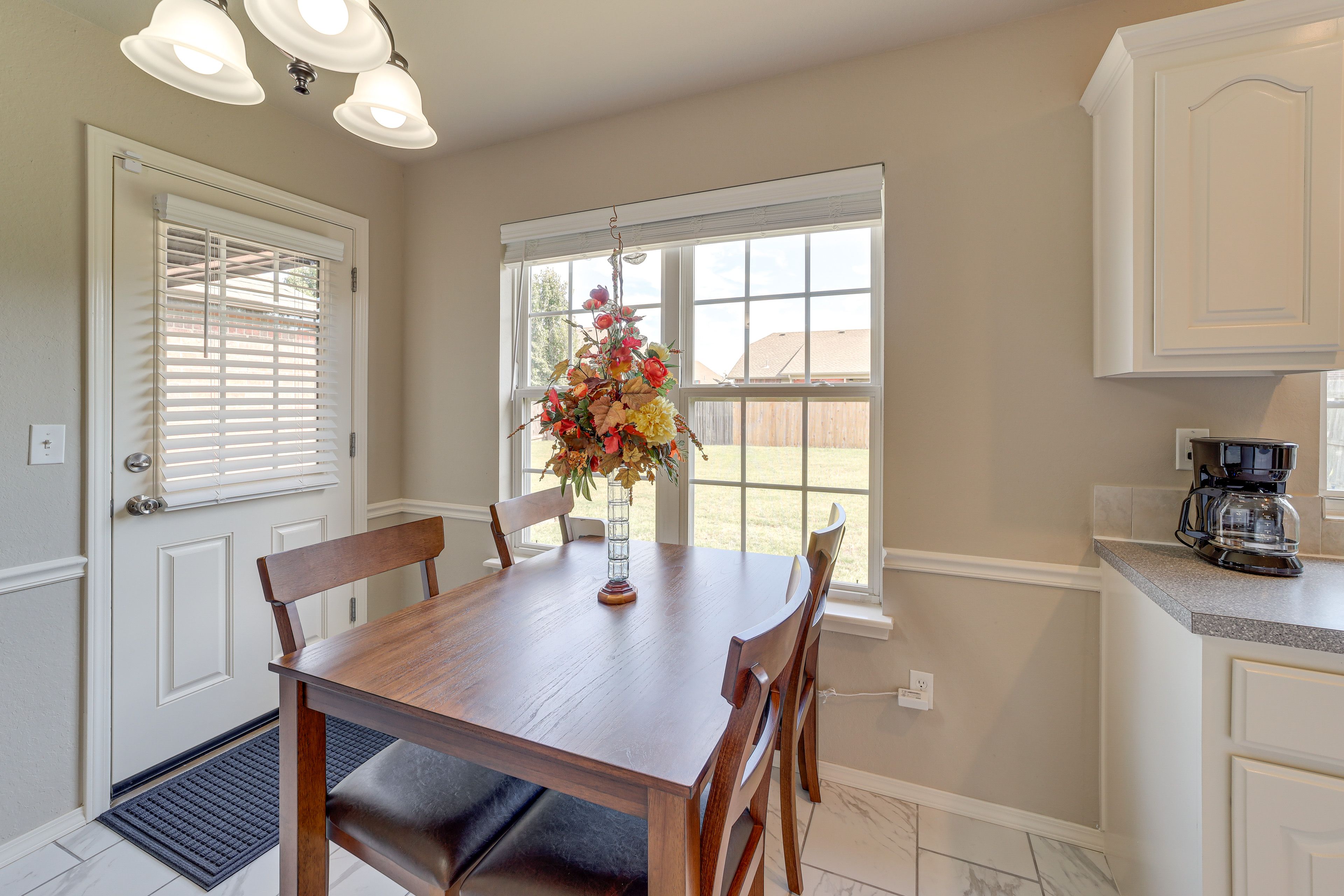 Dining Area | Dishware/Flatware Provided | High Chair
