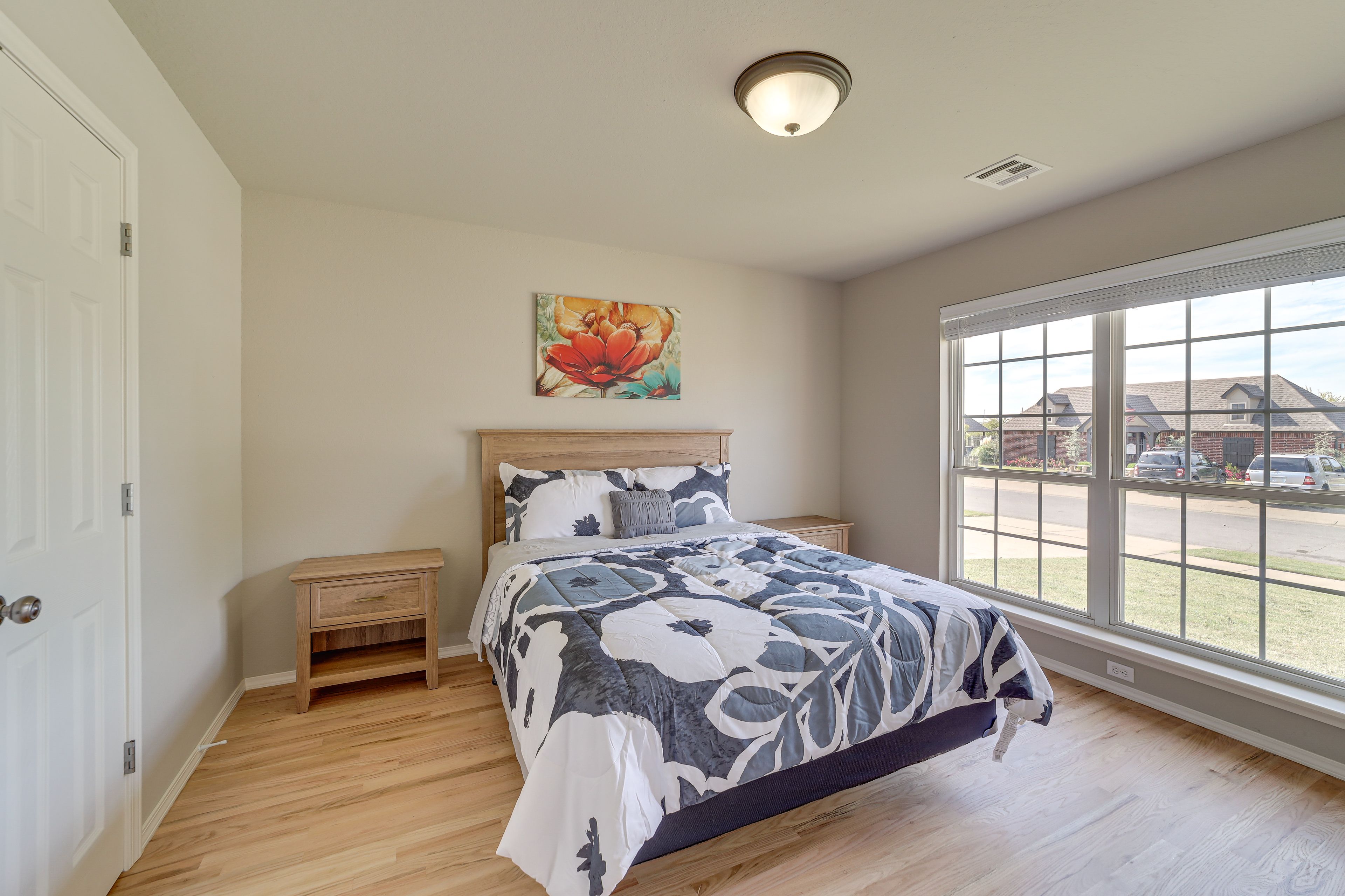 Bedroom 2 | Queen Bed