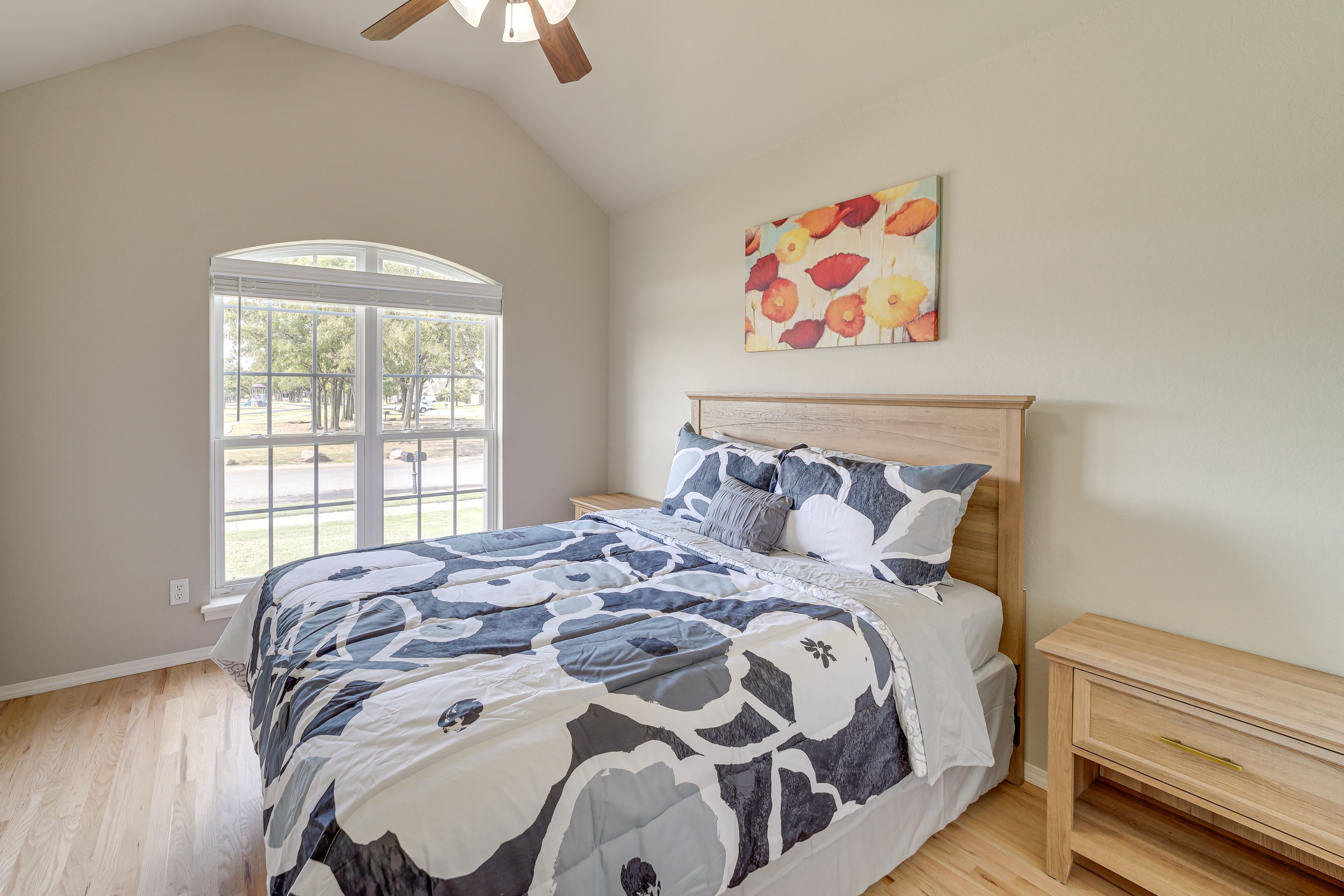 Bedroom 3 | Queen Bed