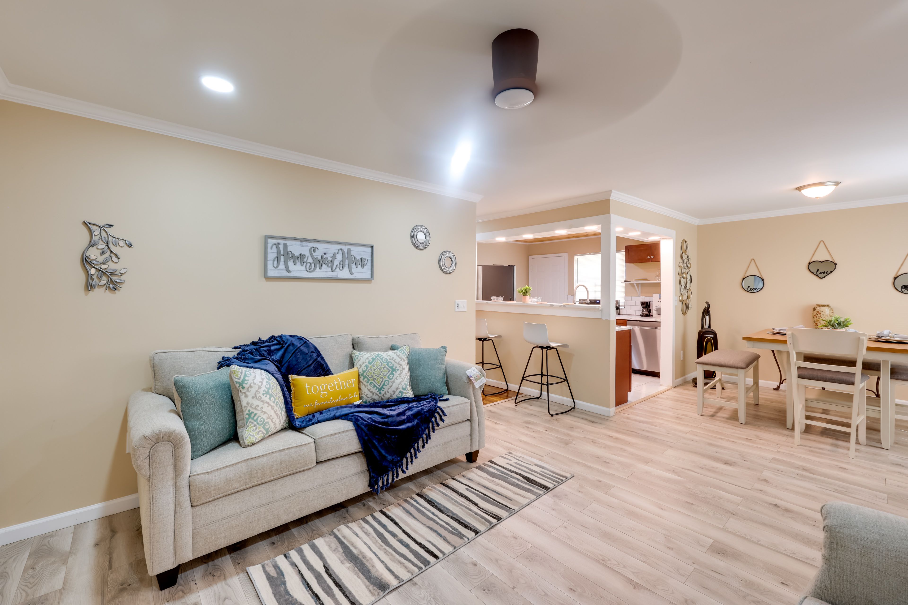 Living Room | Free WiFi | Central A/C & Heat